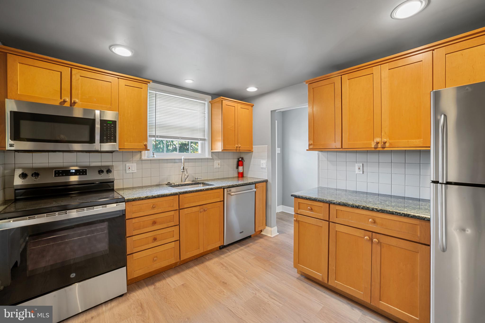 NEWTOWN SQ - Residential