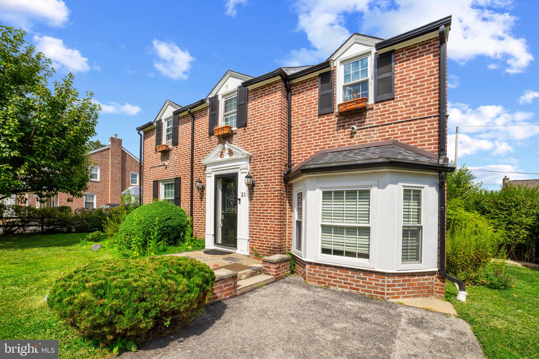 NEWTOWN SQ - Residential