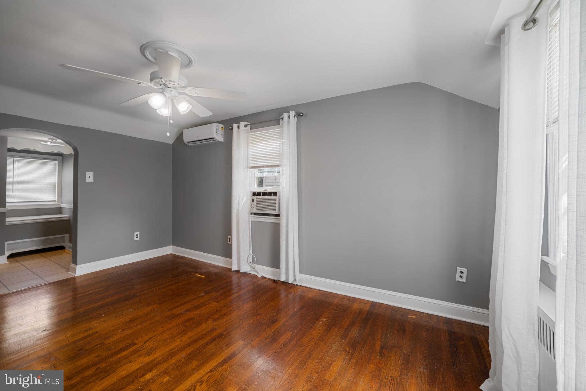 NEWTOWN SQ - Residential