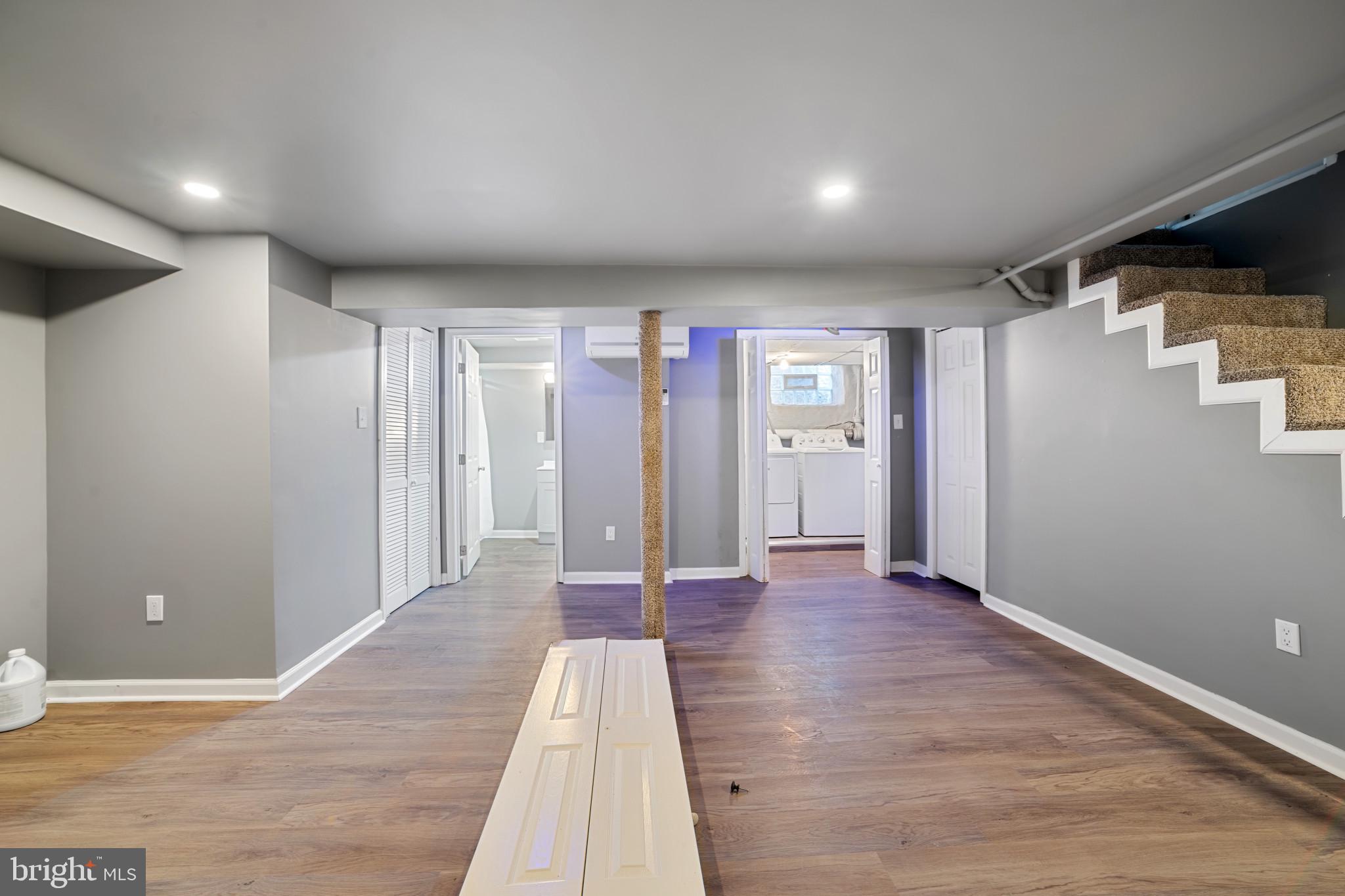 NEWTOWN SQ - Residential