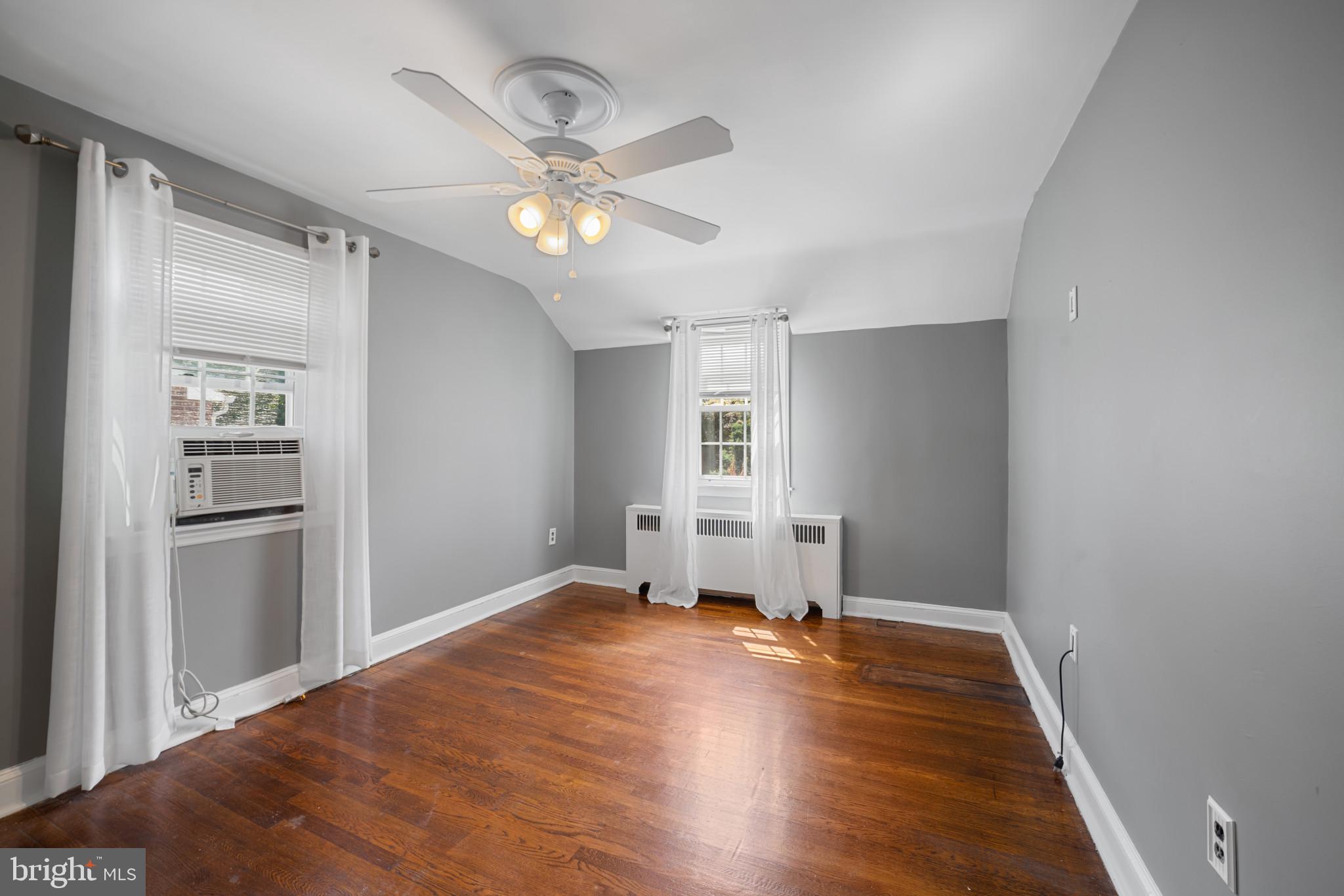 NEWTOWN SQ - Residential