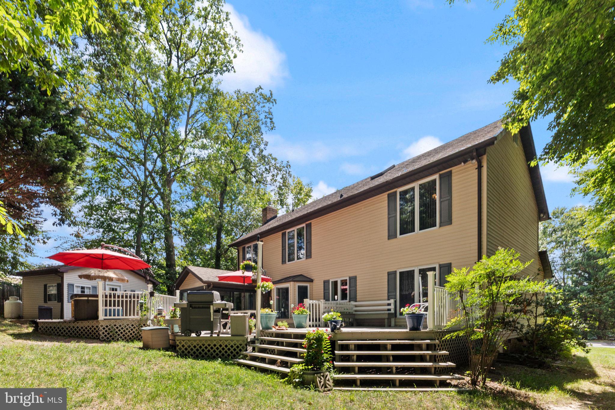 100 ORIOLE LANE