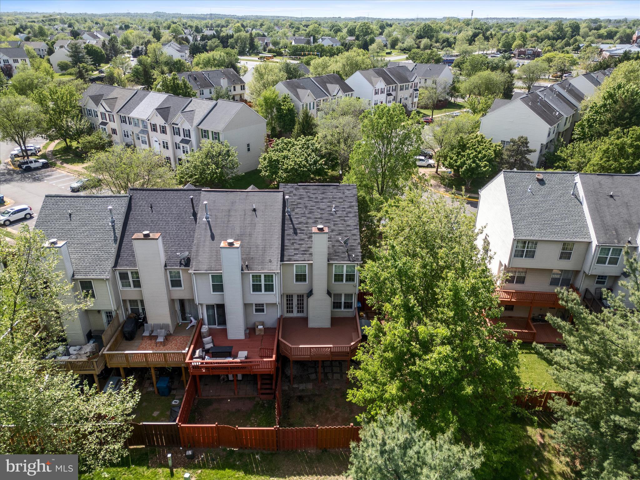 ASHBURN VILLAGE - Residential