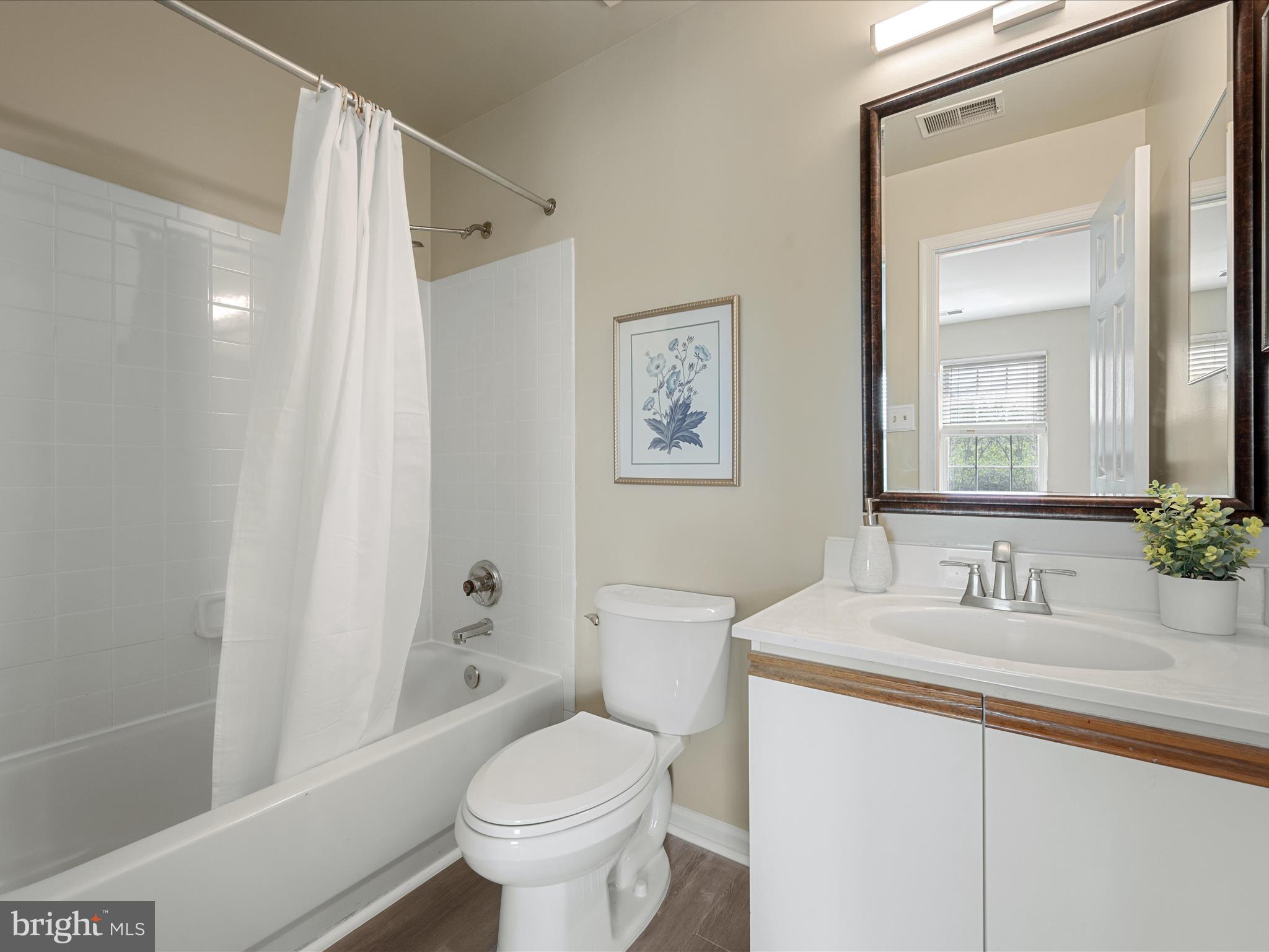 ASHBURN VILLAGE - Residential