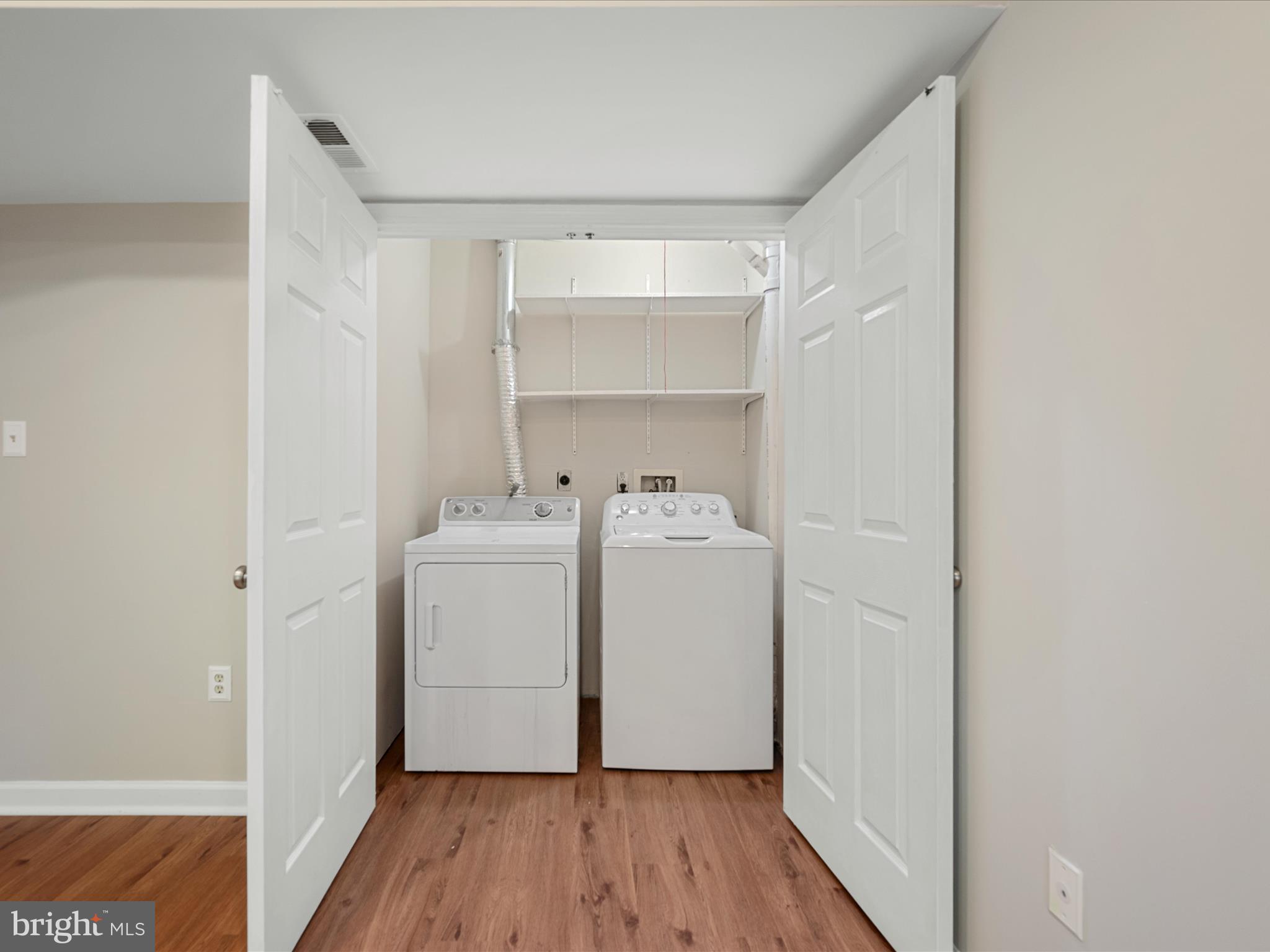 ASHBURN VILLAGE - Residential