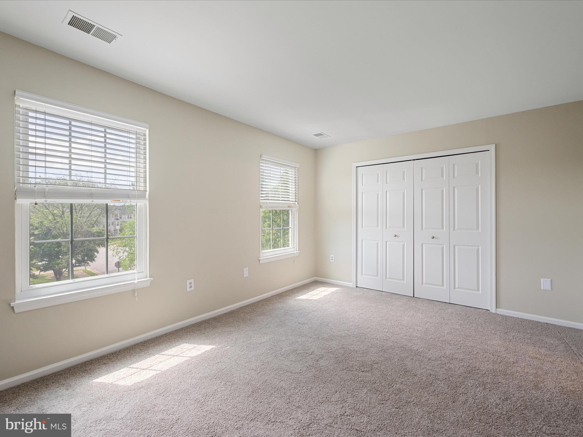 ASHBURN VILLAGE - Residential