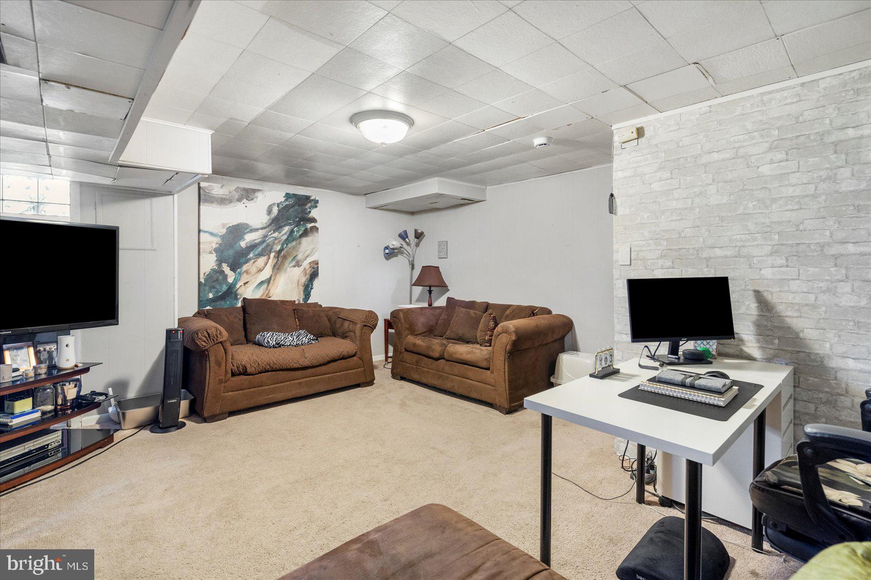 MIDDLESEX - Residential