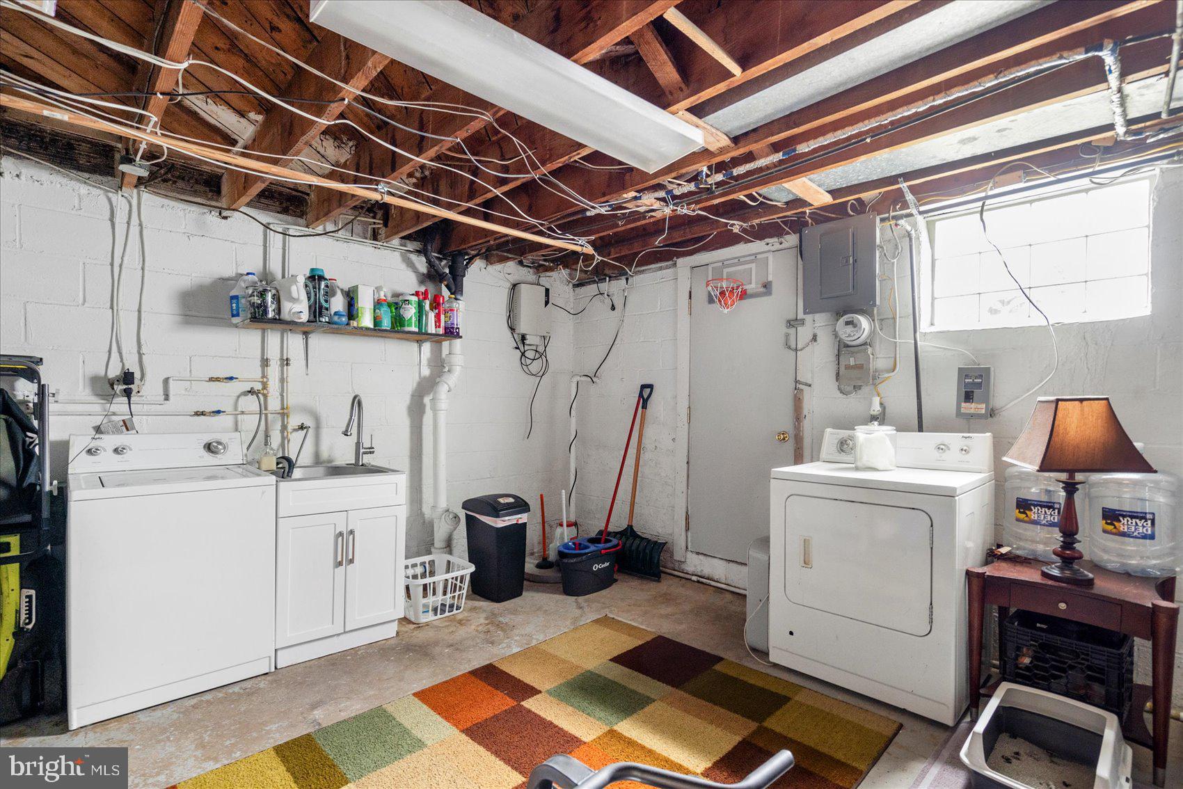 MIDDLESEX - Residential