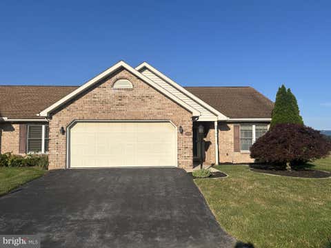 Townhouse For Sale - 2374 Majestic Court Ct<br/> Franklin County, CHAMBERSBURG, PA 17202