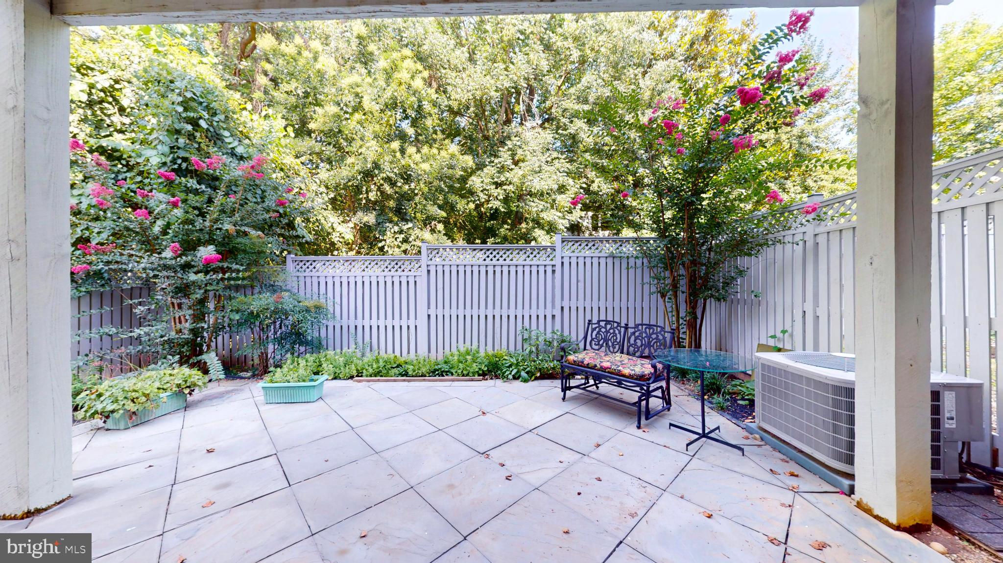 PALISADES PARK - Residential