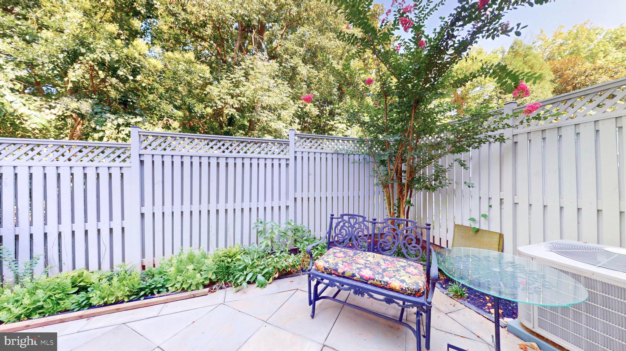 PALISADES PARK - Residential