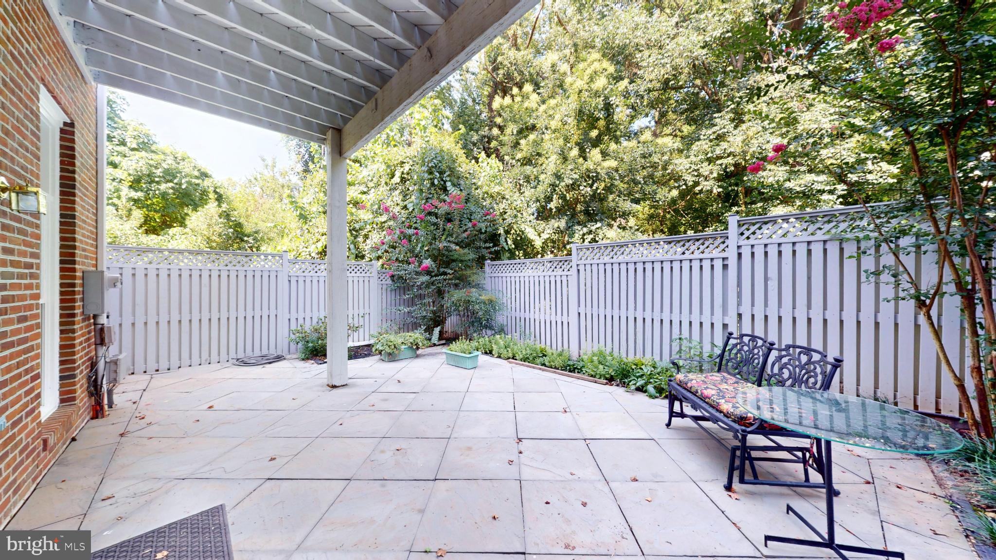 PALISADES PARK - Residential