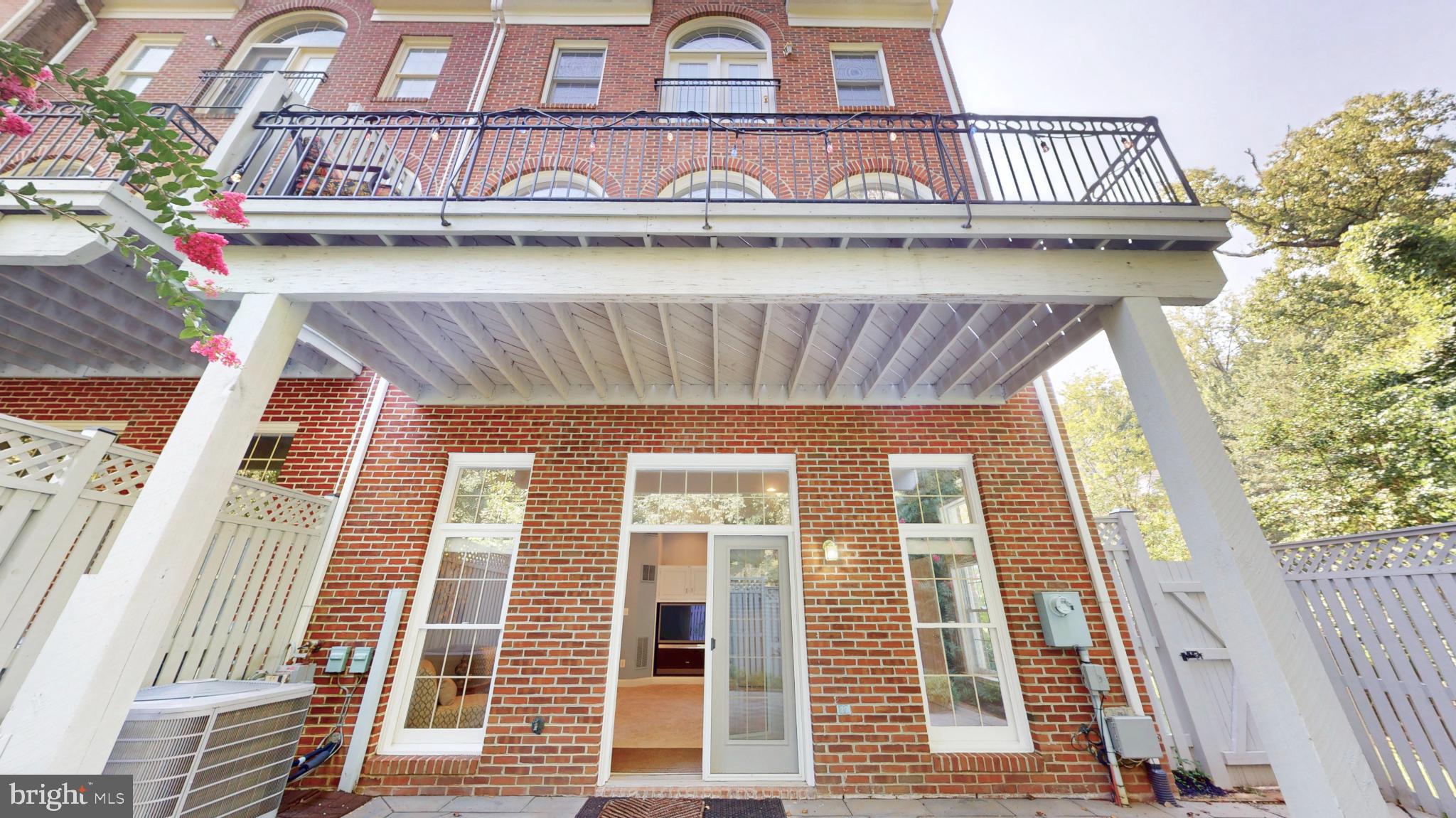 PALISADES PARK - Residential