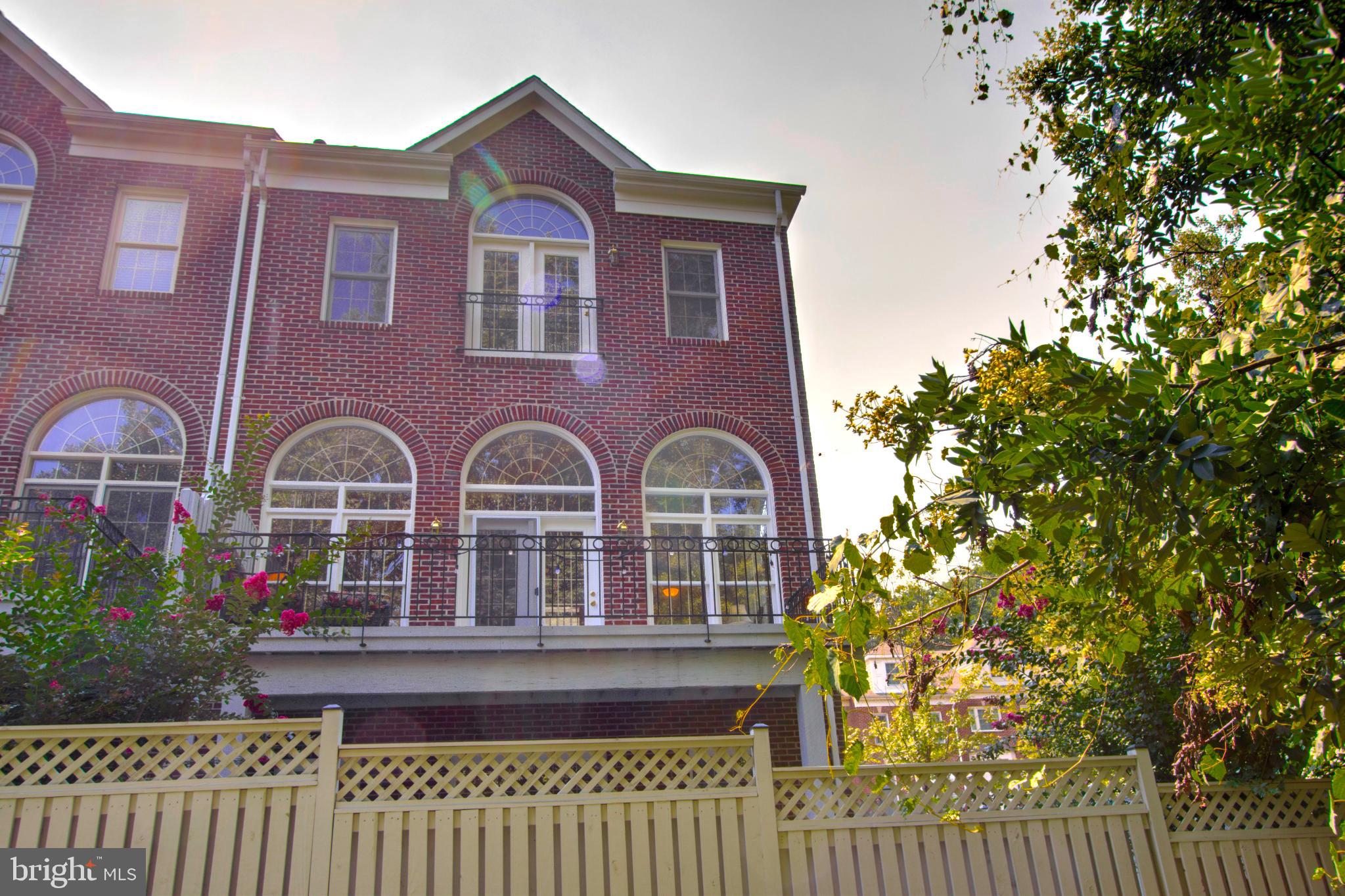 PALISADES PARK - Residential