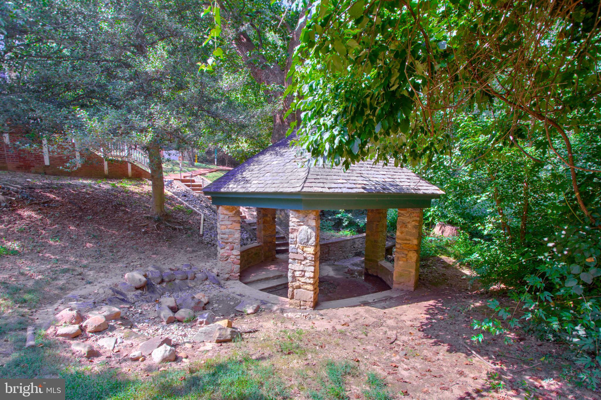 PALISADES PARK - Residential