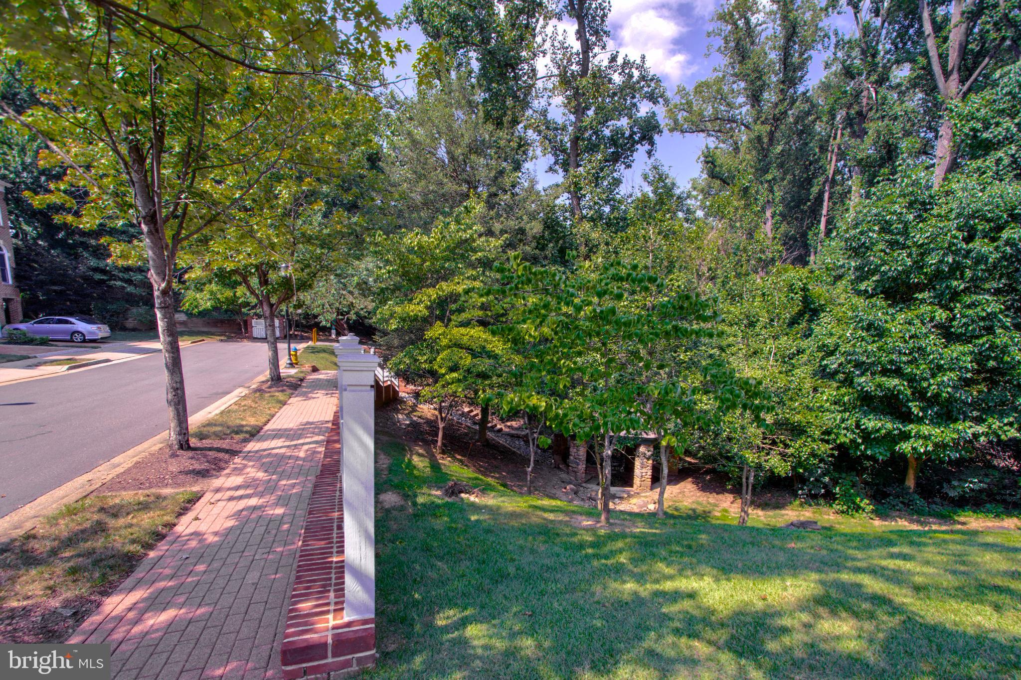 PALISADES PARK - Residential