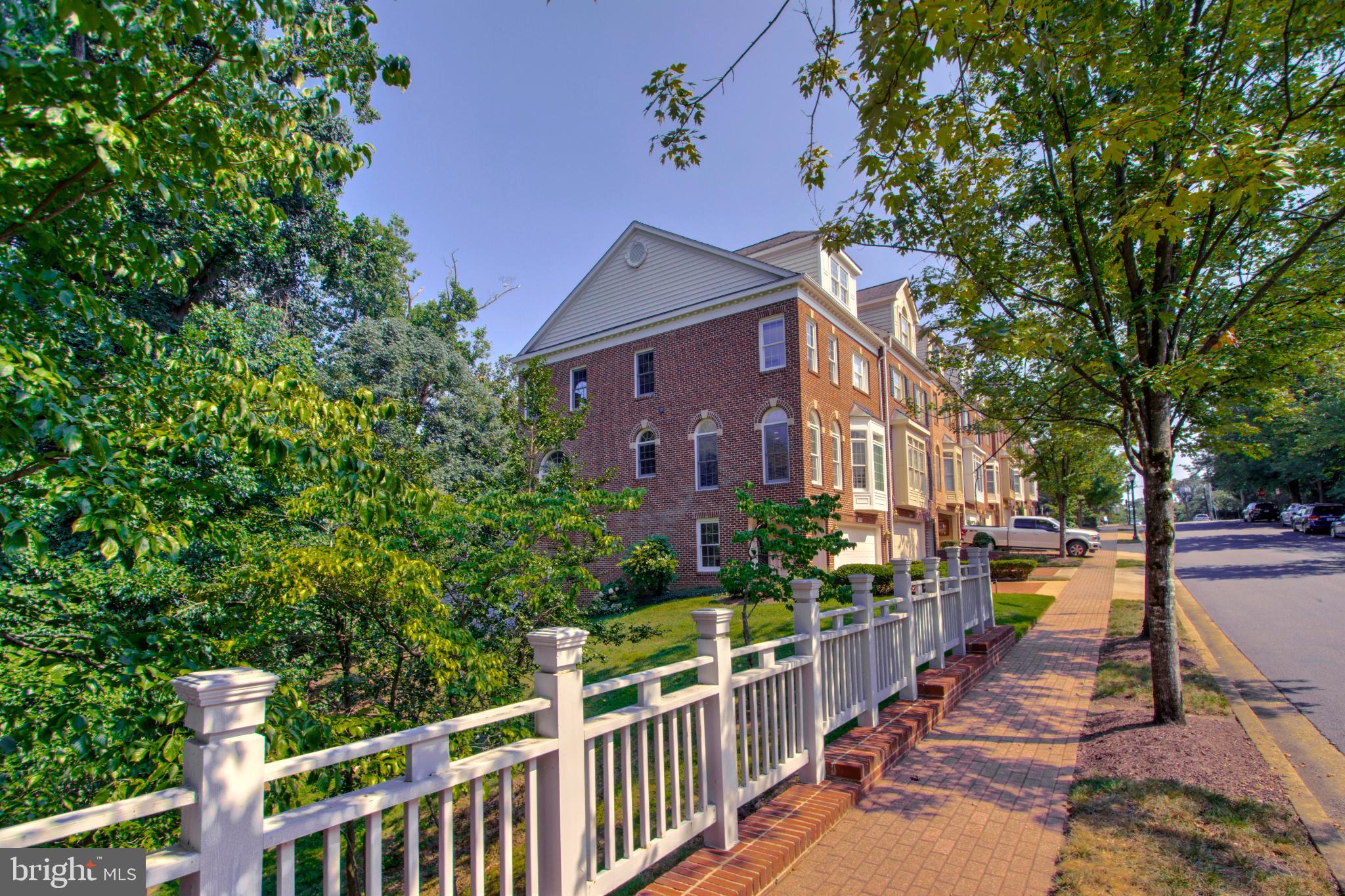 PALISADES PARK - Residential