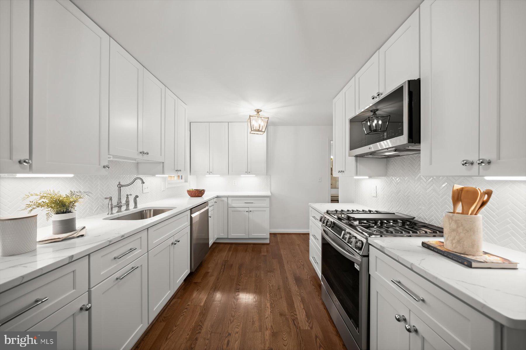 MASON TERRACE - Residential