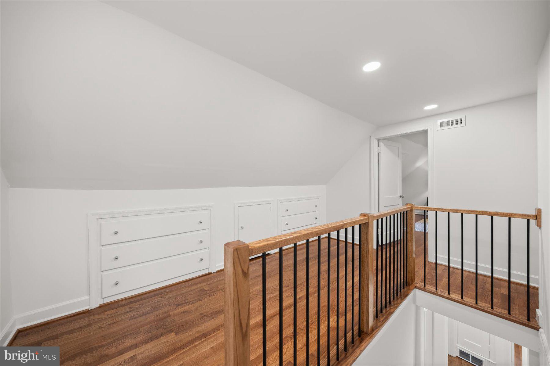 MASON TERRACE - Residential