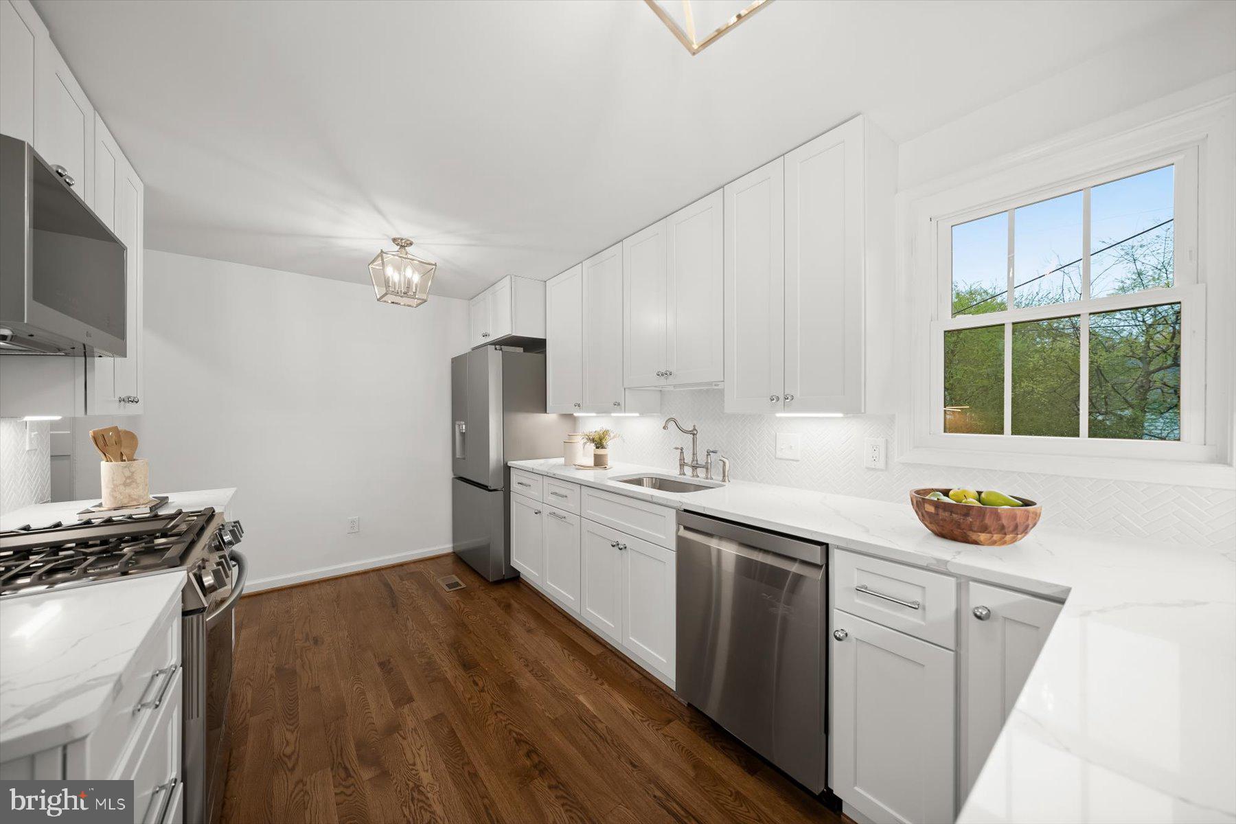 MASON TERRACE - Residential