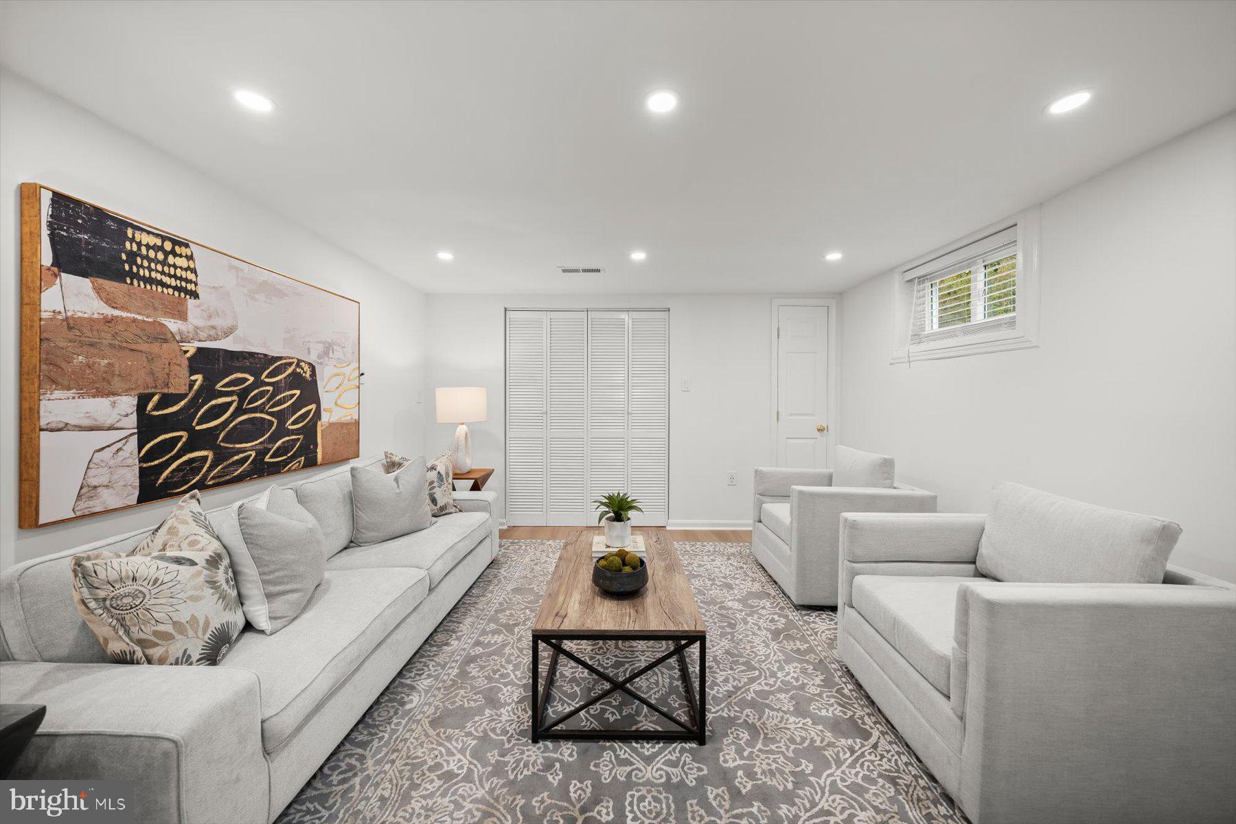 MASON TERRACE - Residential