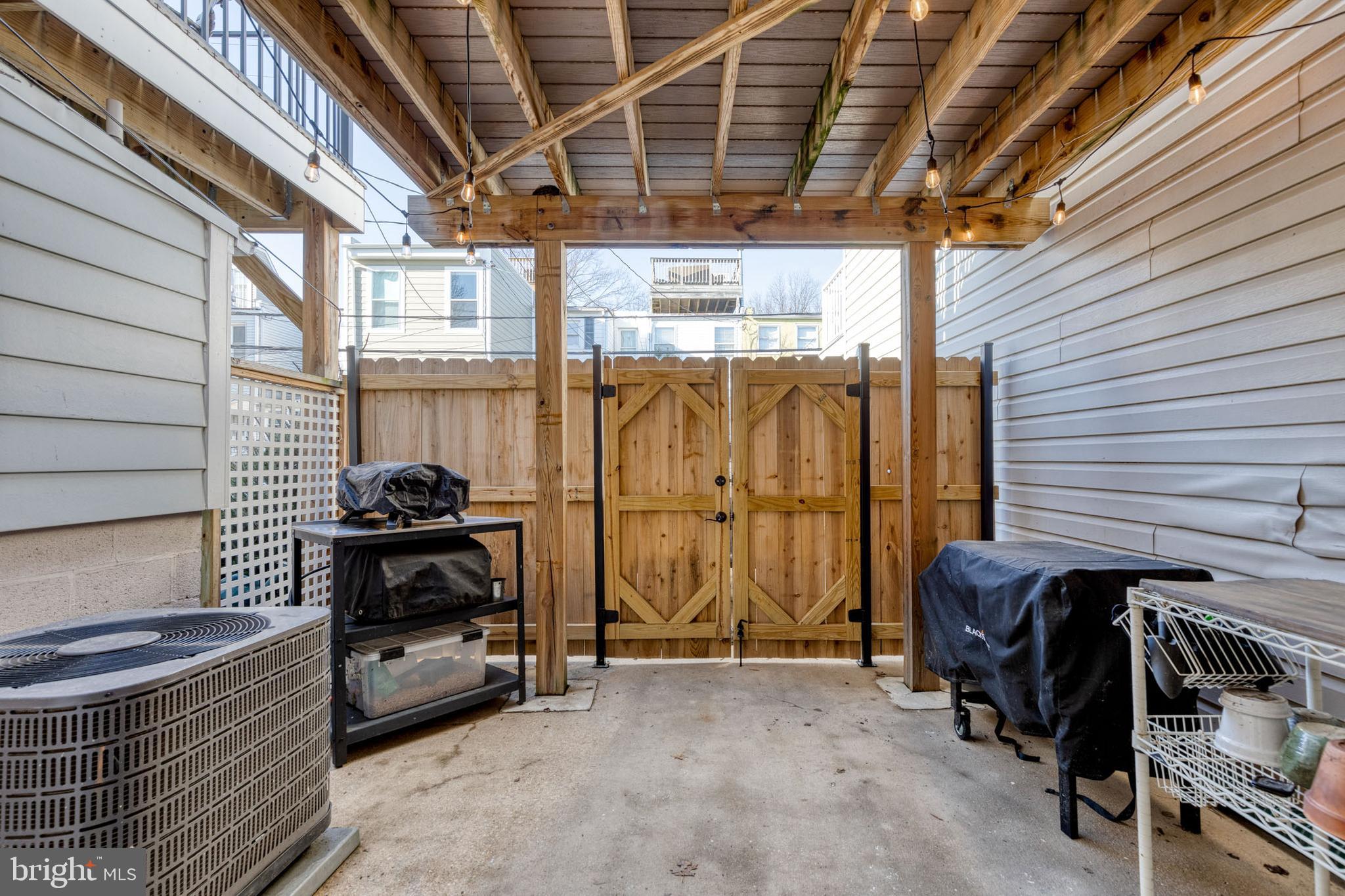 RIVERSIDE PARK - Residential