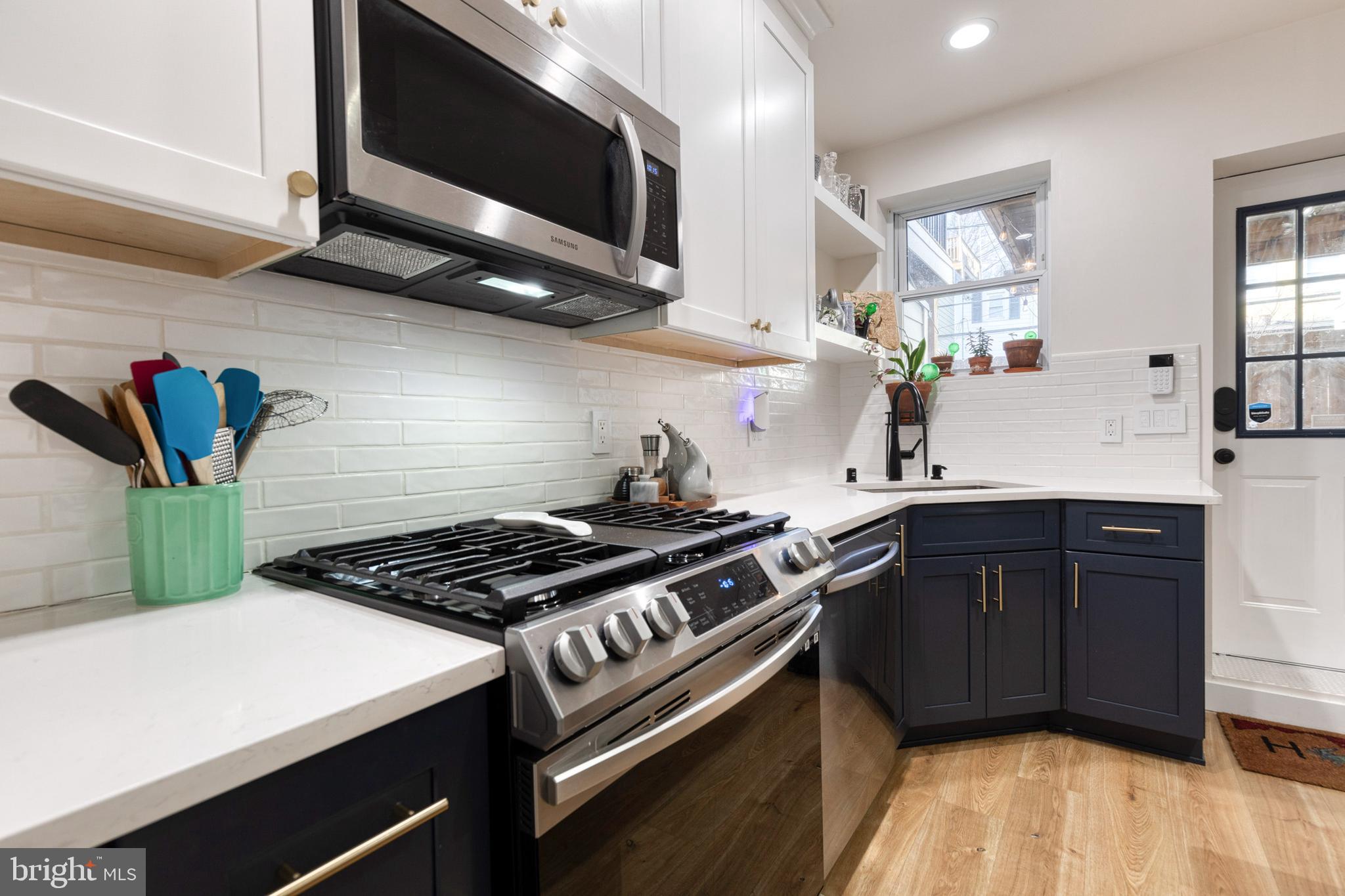 RIVERSIDE PARK - Residential