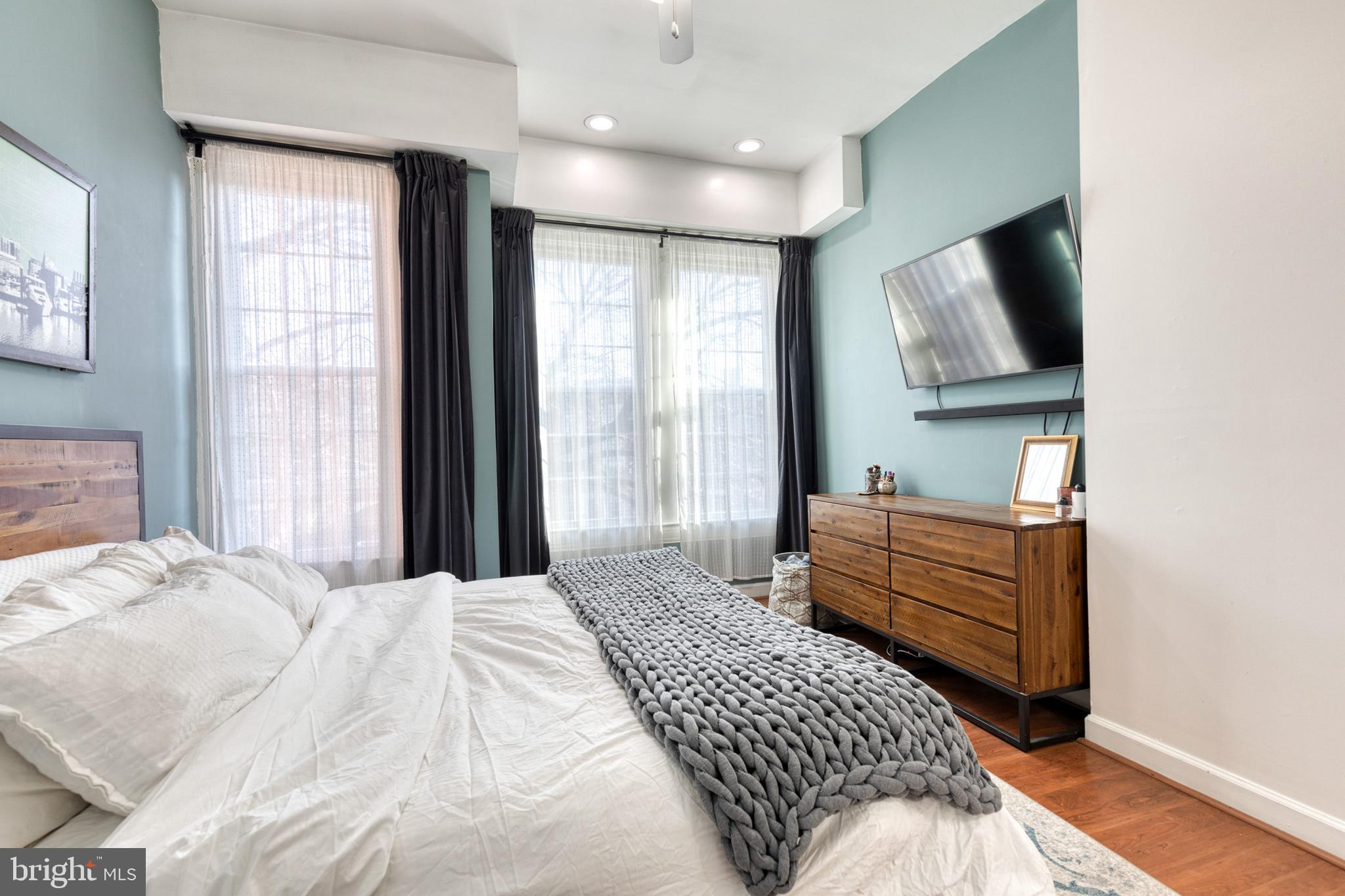 RIVERSIDE PARK - Residential