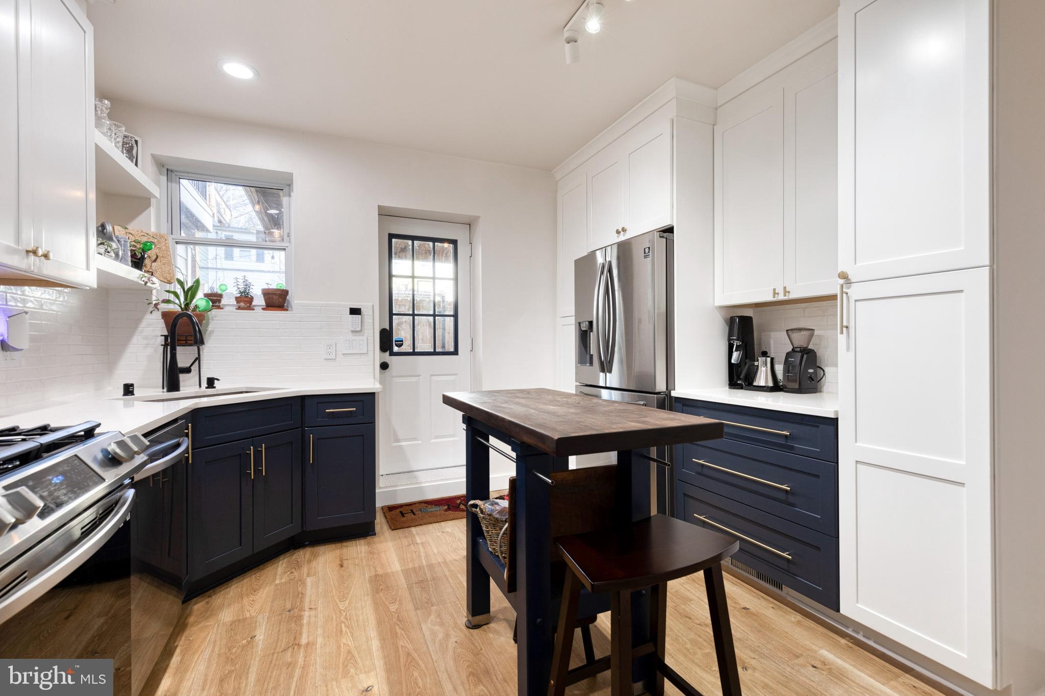 RIVERSIDE PARK - Residential