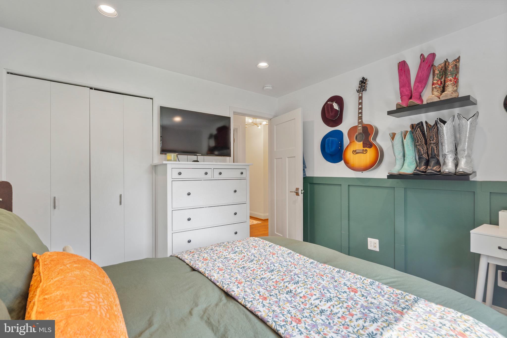 FOX HILLS - Residential