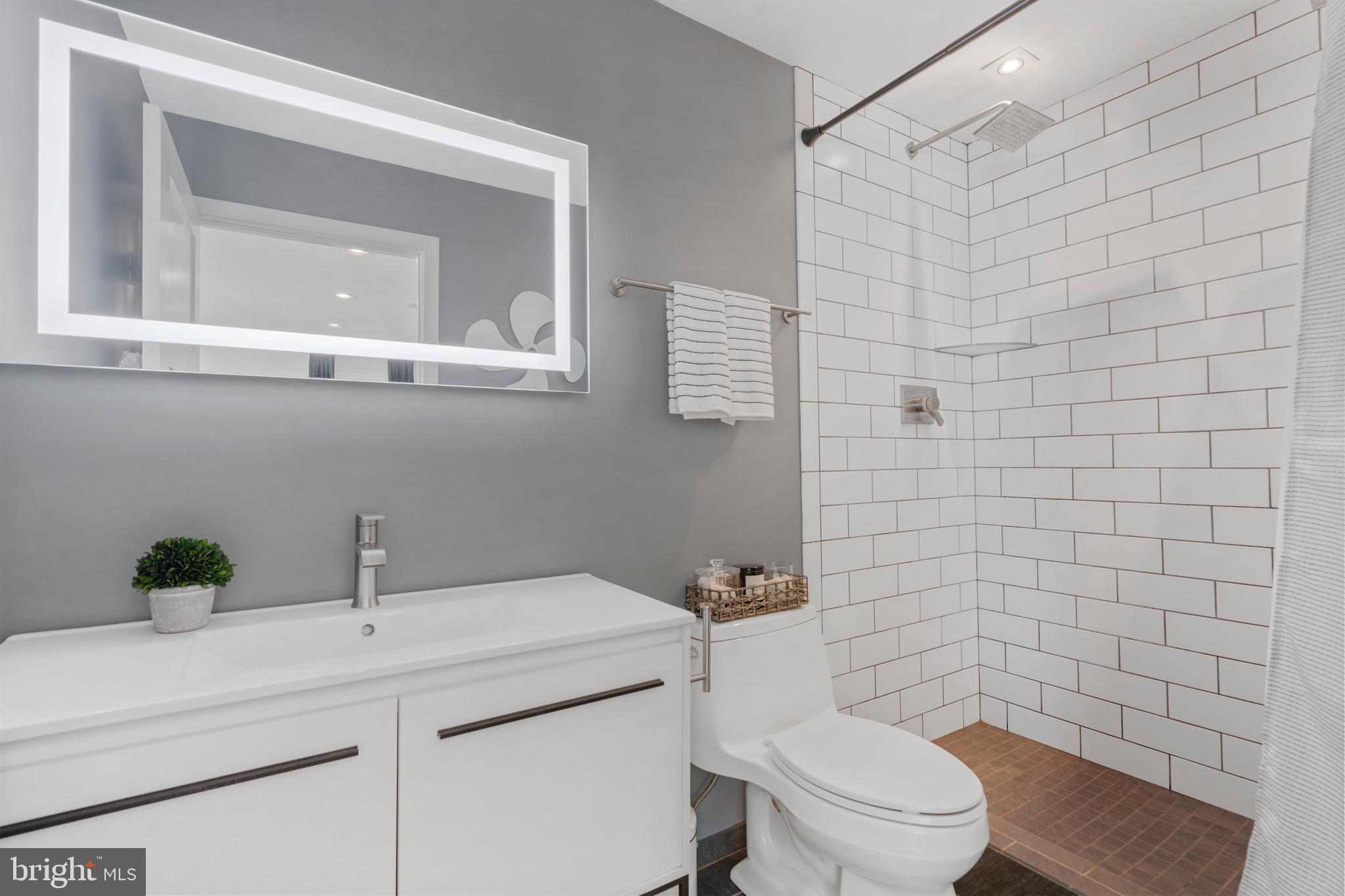 FOX HILLS - Residential