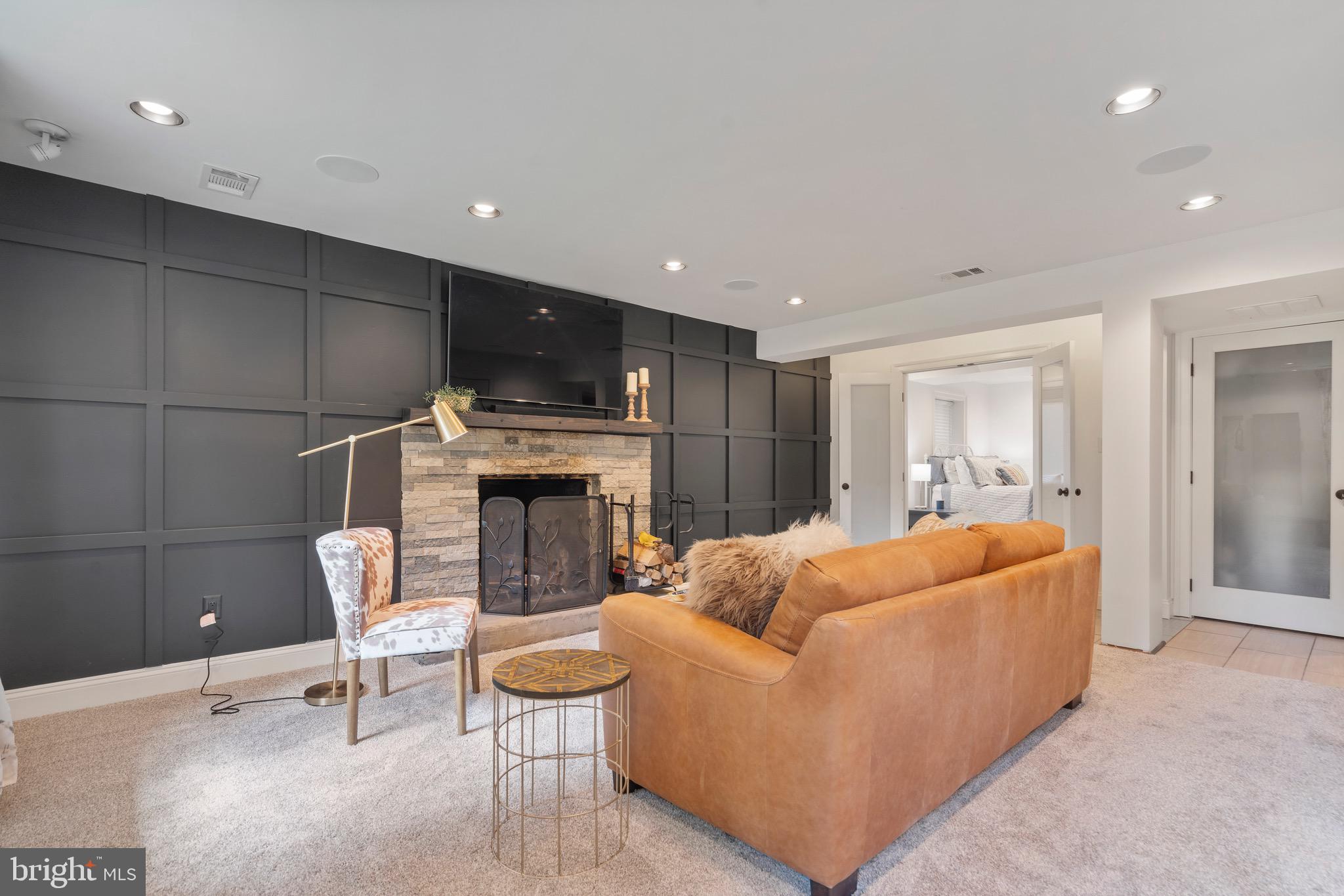 FOX HILLS - Residential