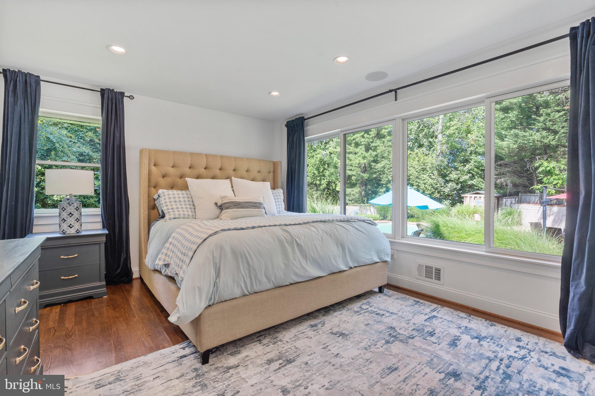 FOX HILLS - Residential