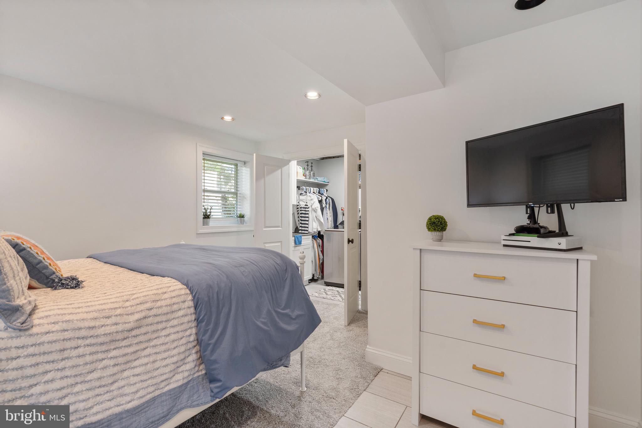 FOX HILLS - Residential