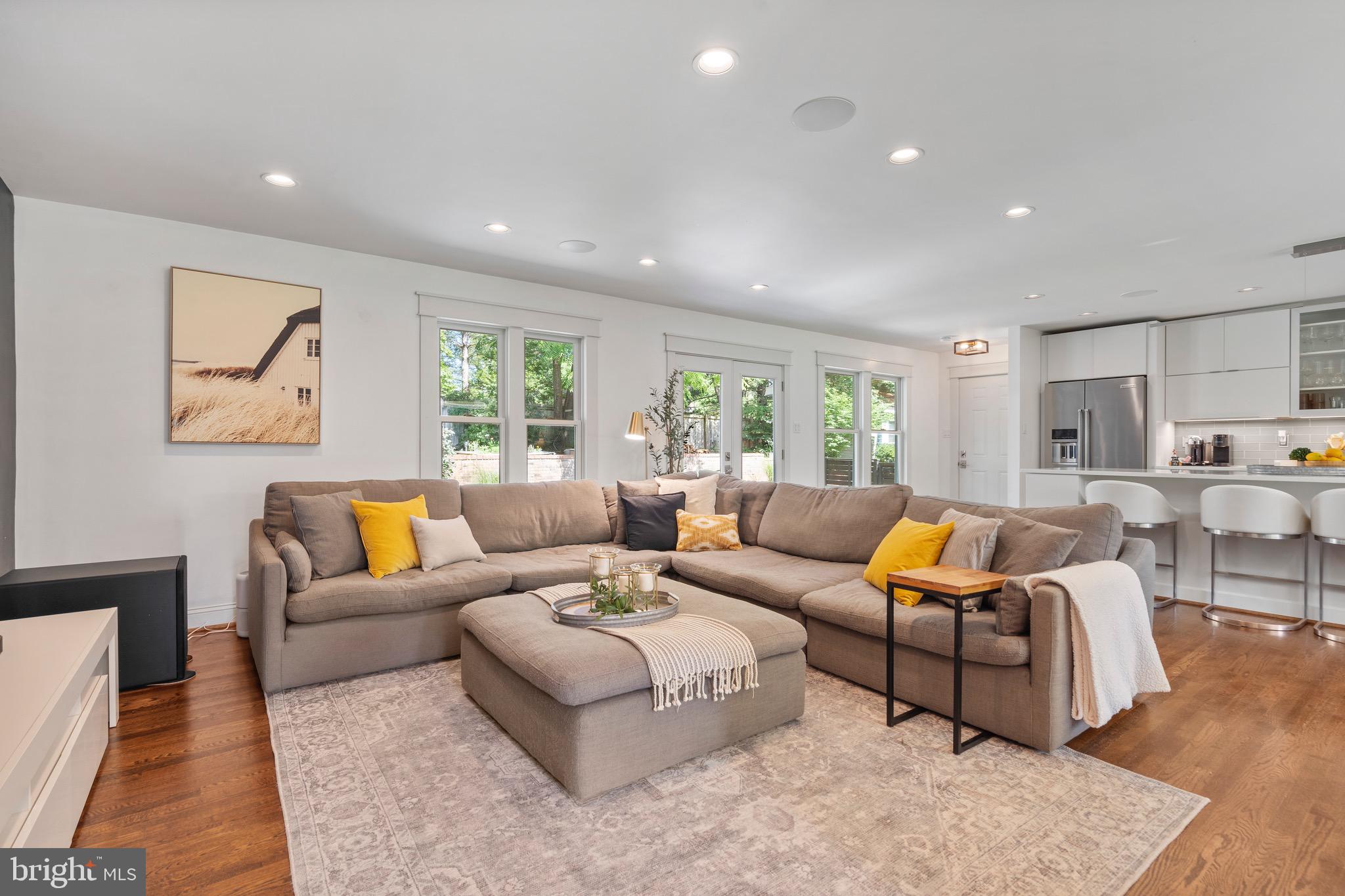 FOX HILLS - Residential