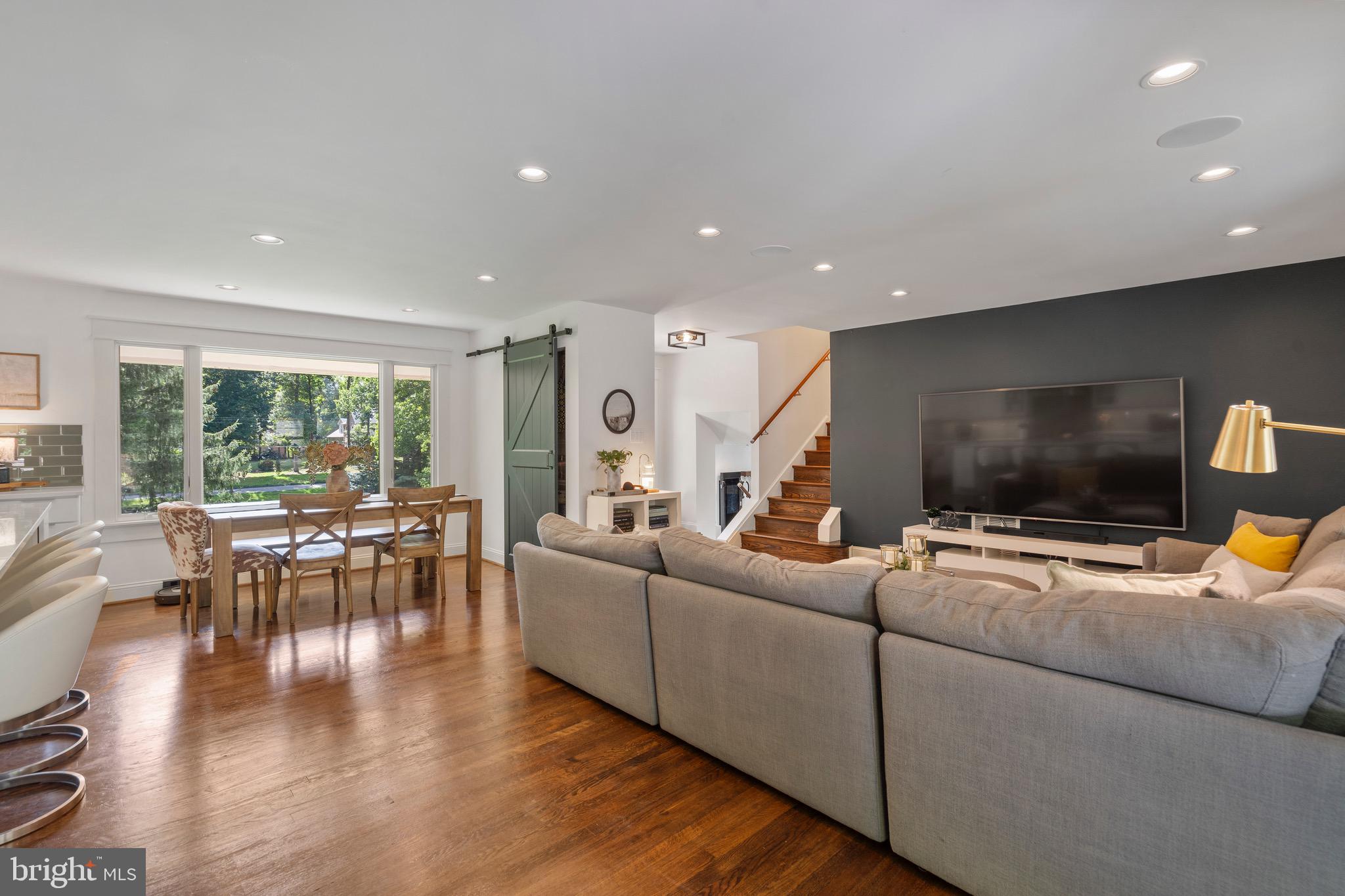 FOX HILLS - Residential