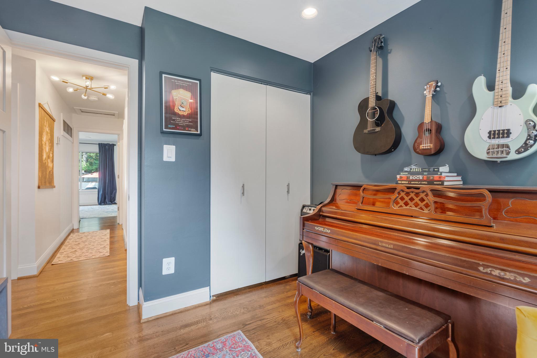 FOX HILLS - Residential