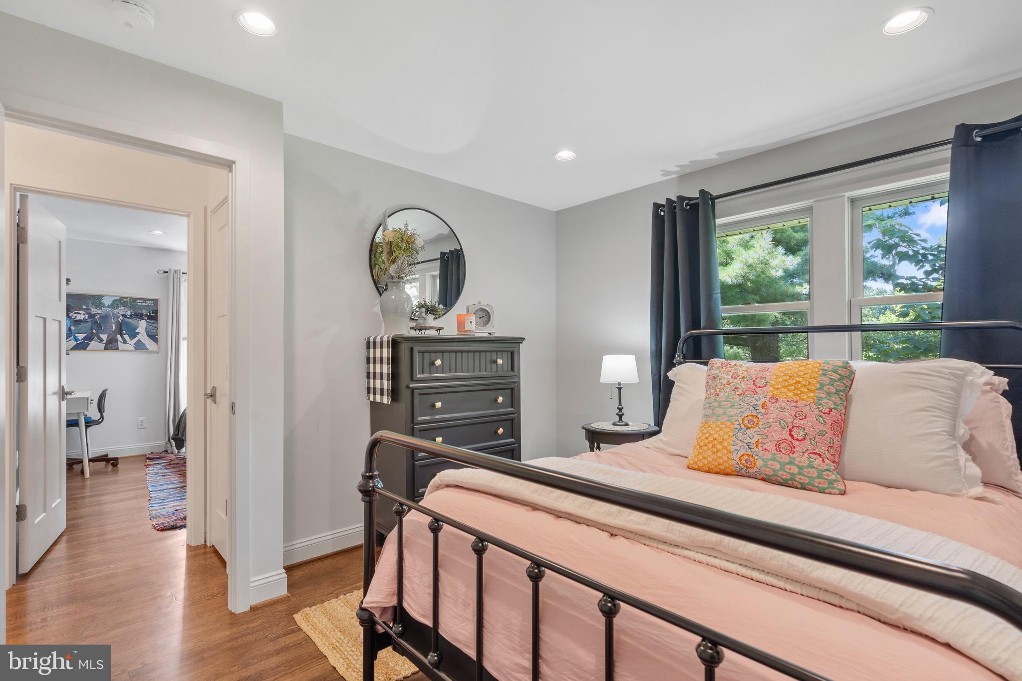 FOX HILLS - Residential