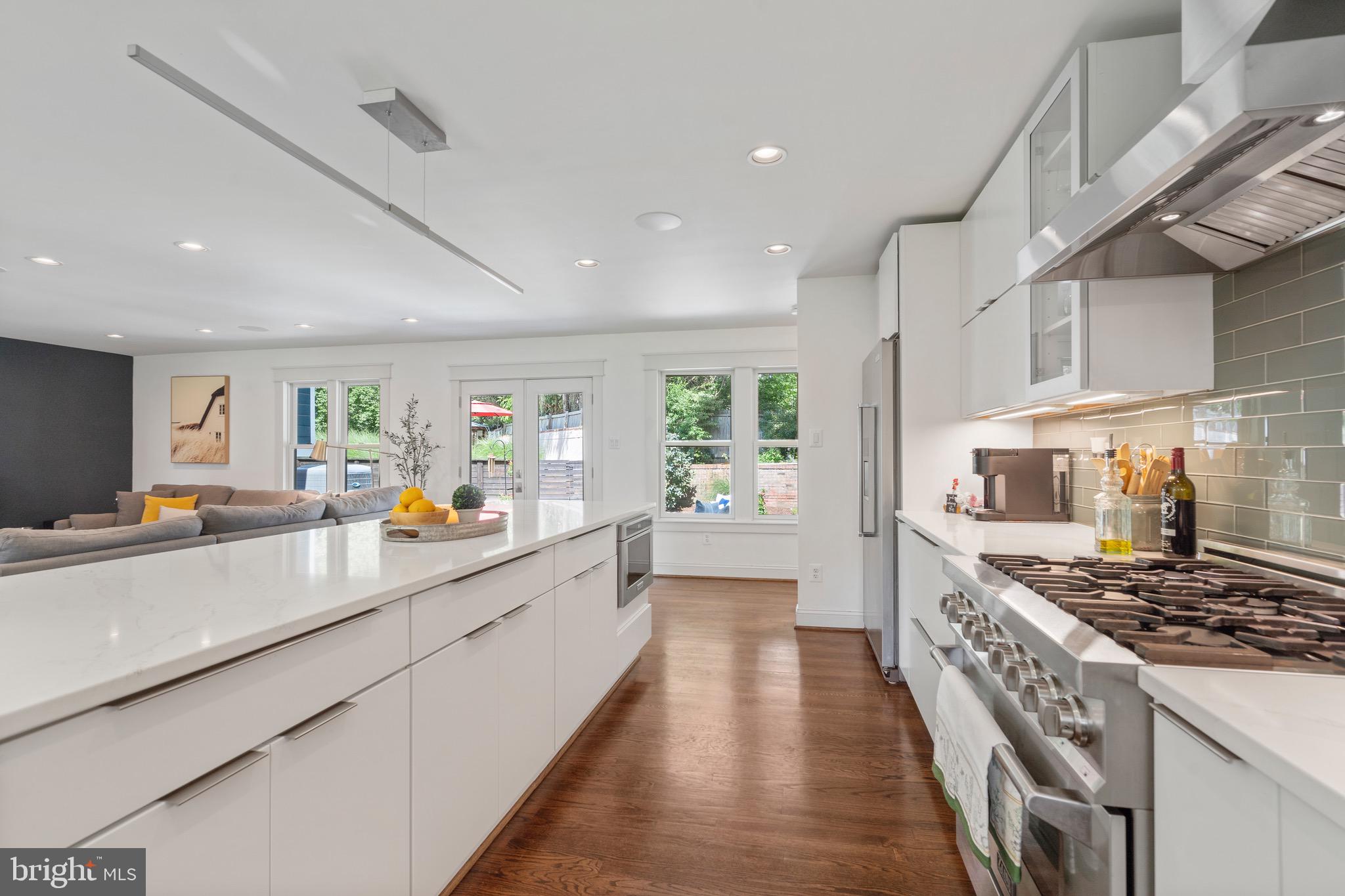 FOX HILLS - Residential