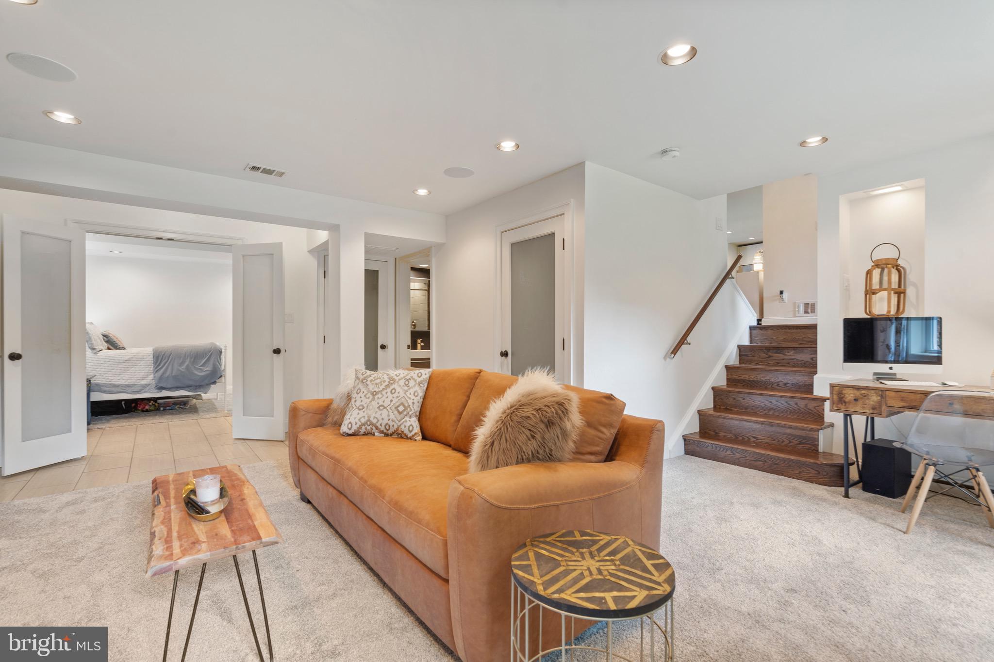 FOX HILLS - Residential