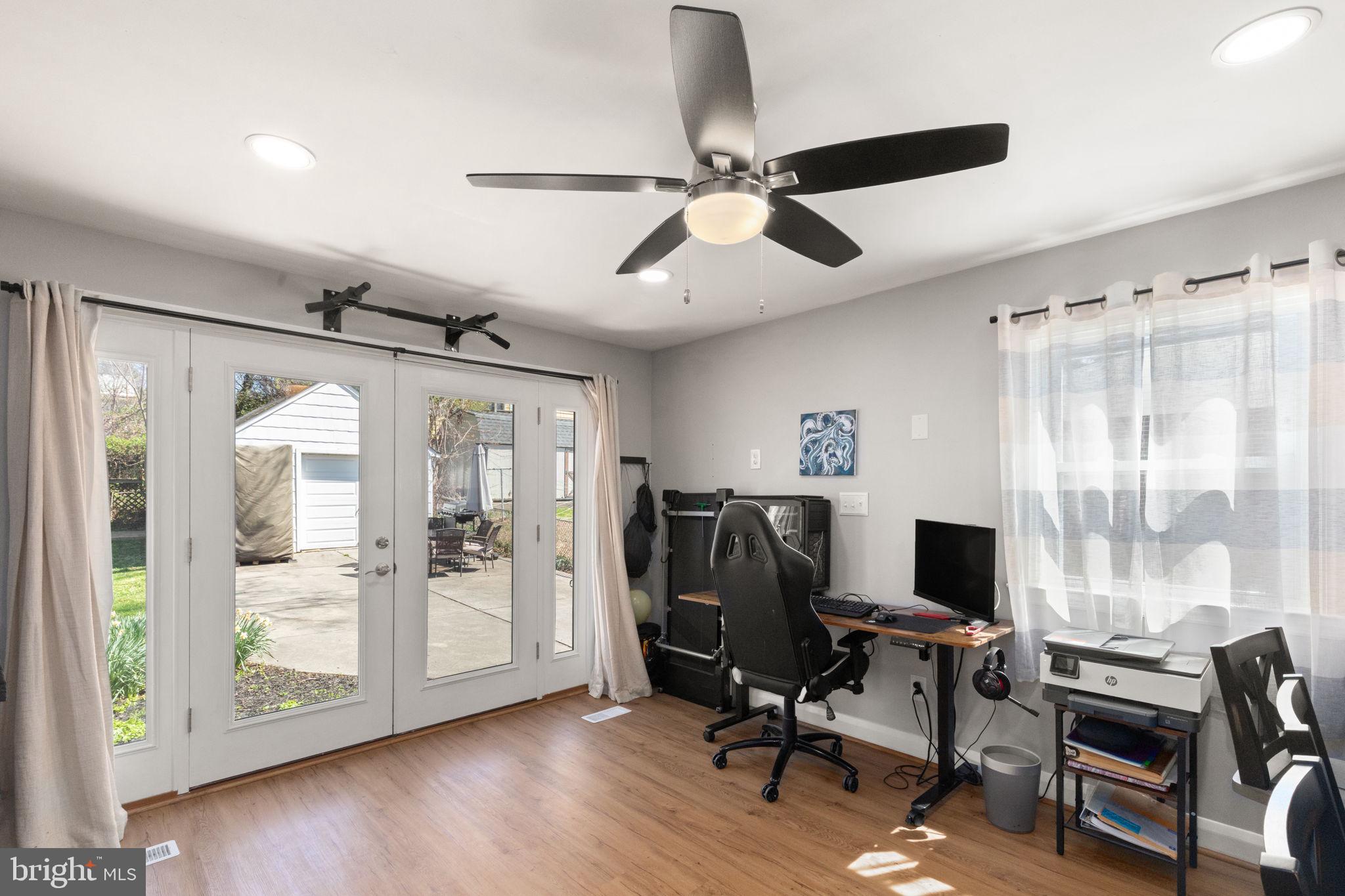 PARKVILLE SUMMIT - Residential