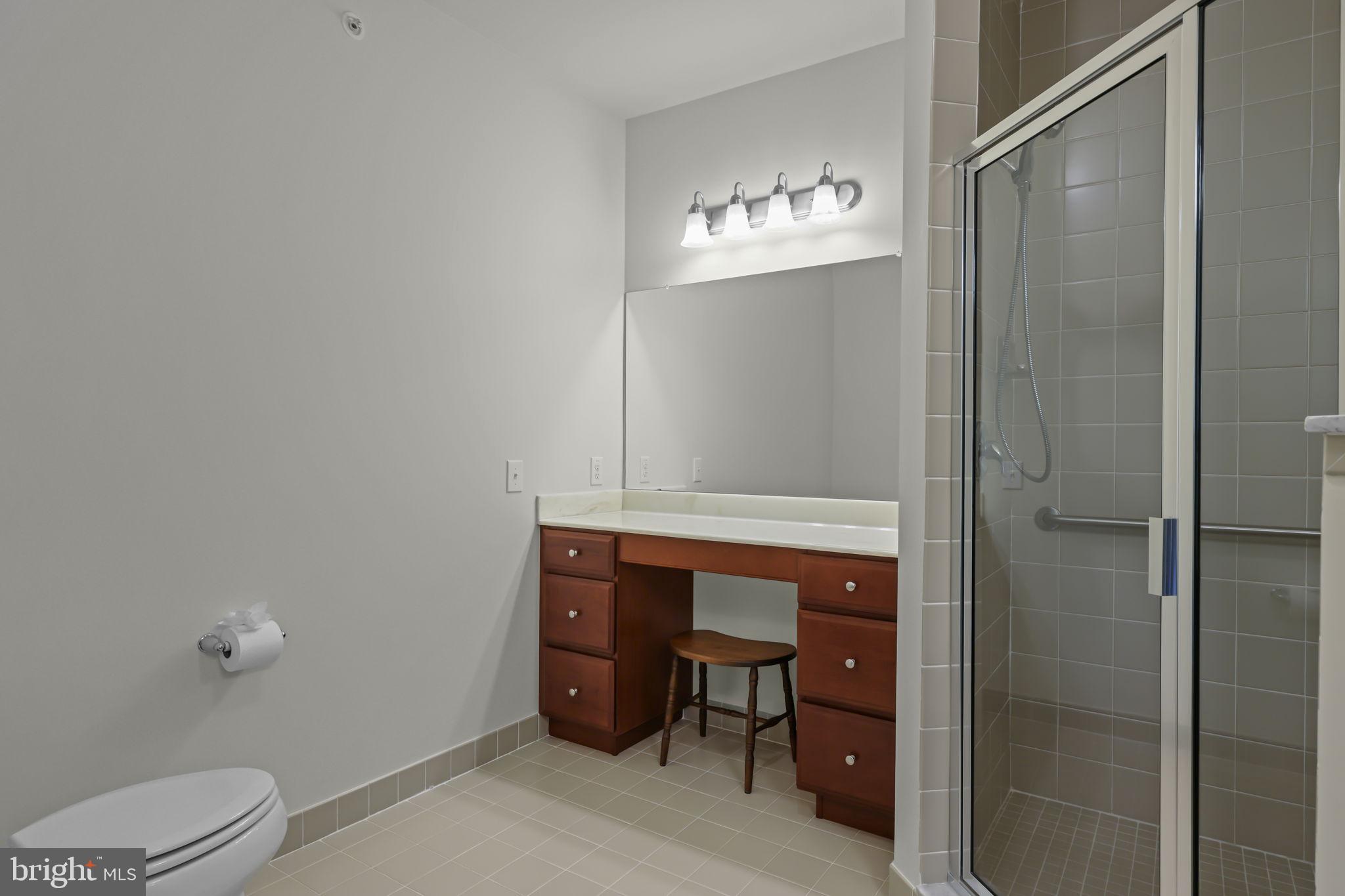 MERIDIAN VALLEY SQ - Residential