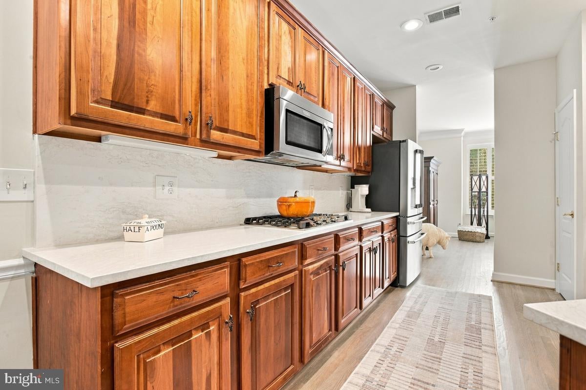 457 PENWOOD DRIVE