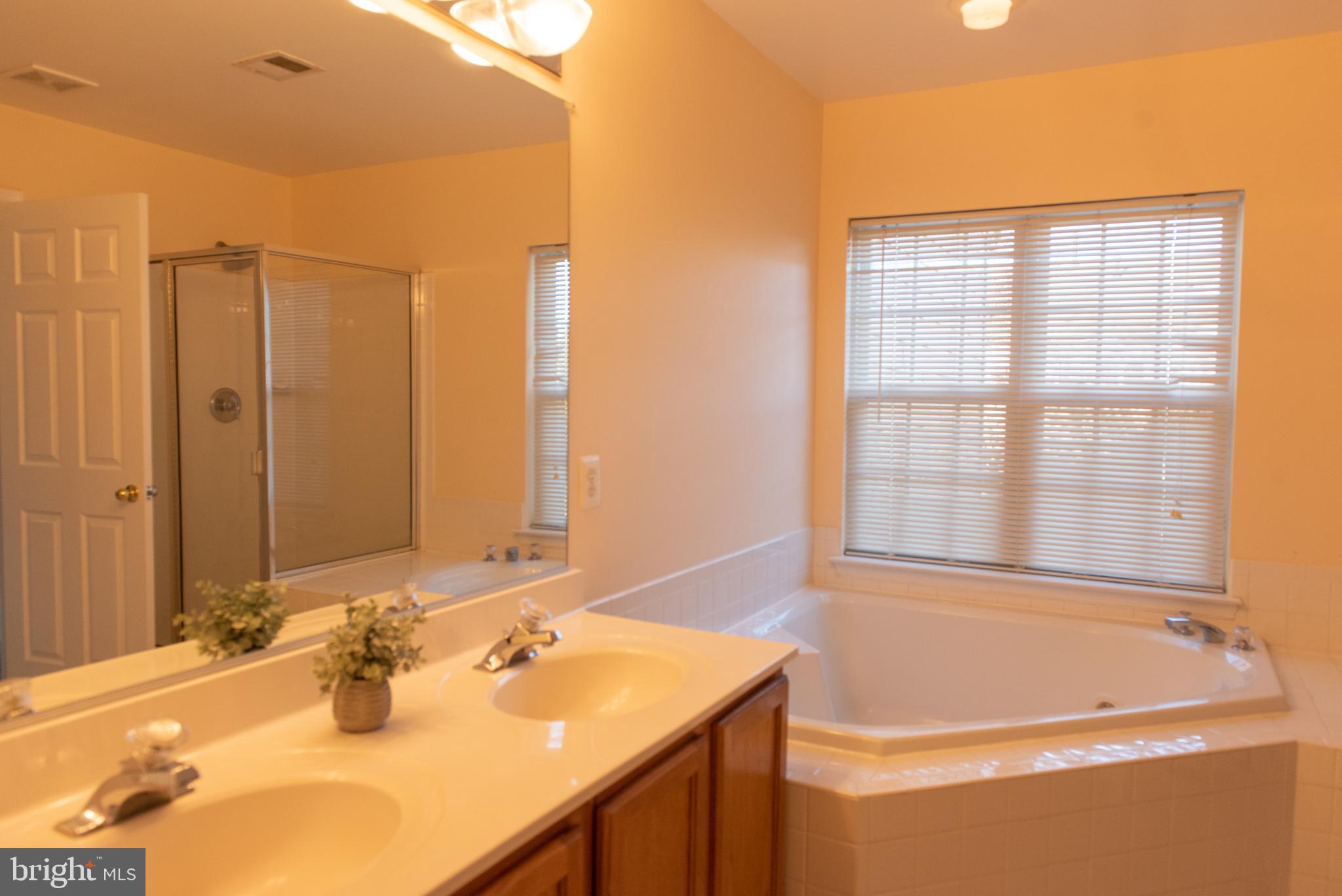 COLONNADE AT DULLES - Residential