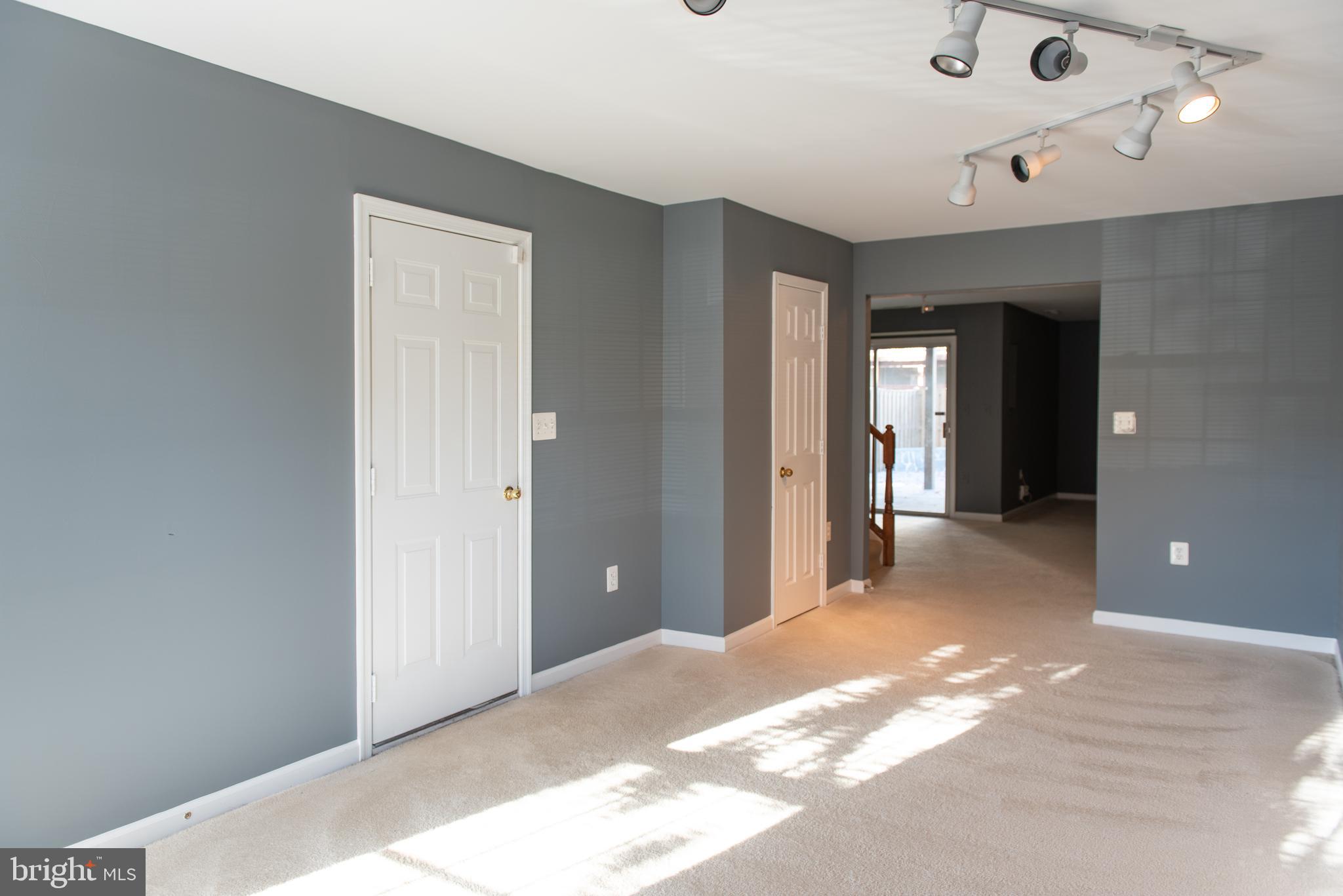 COLONNADE AT DULLES - Residential