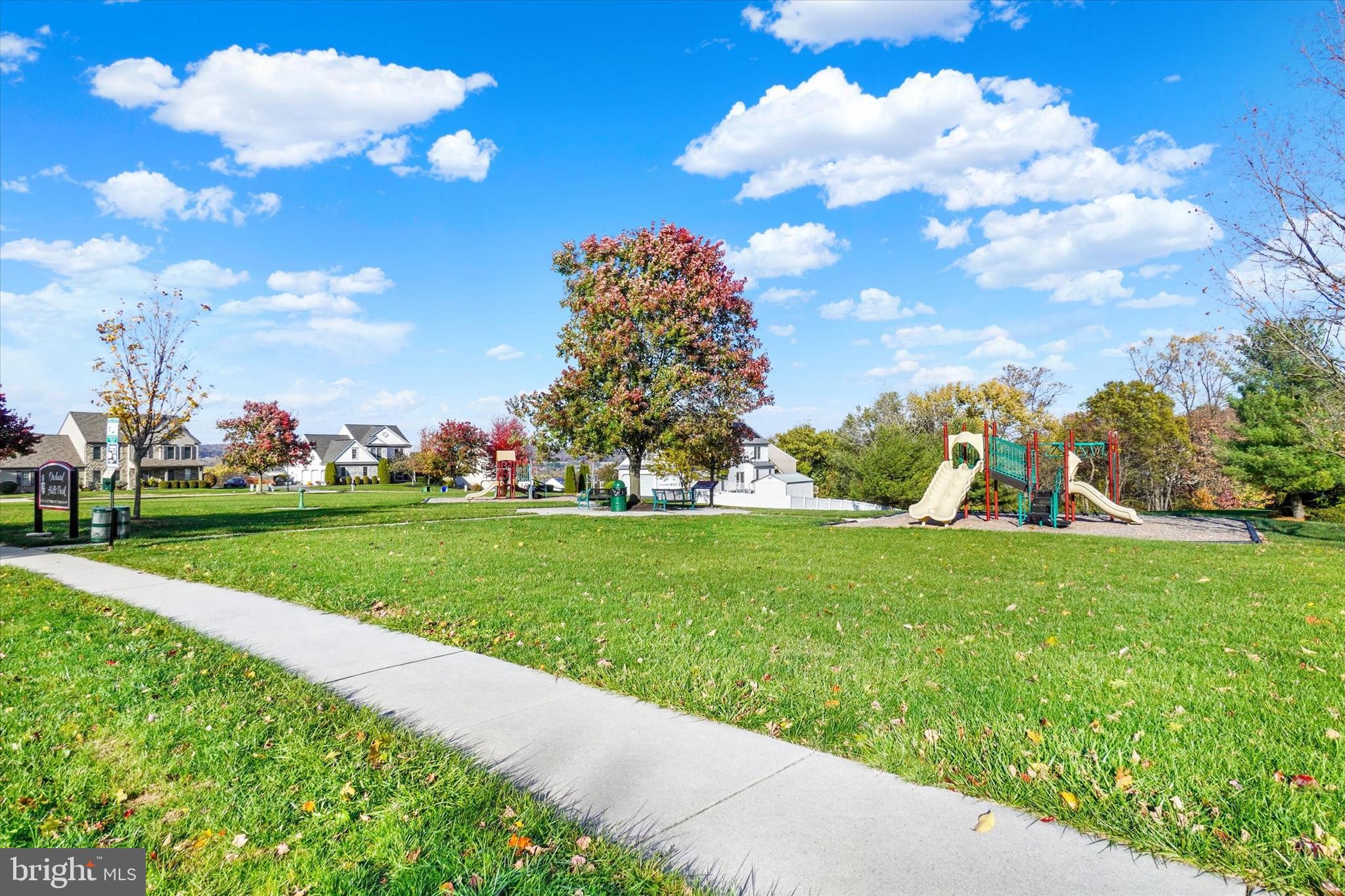 ORCHARD HILLS - Residential