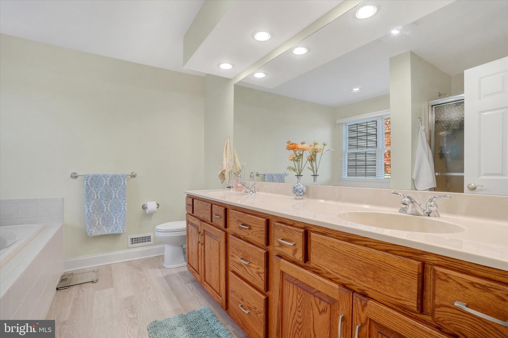 ORCHARD HILLS - Residential