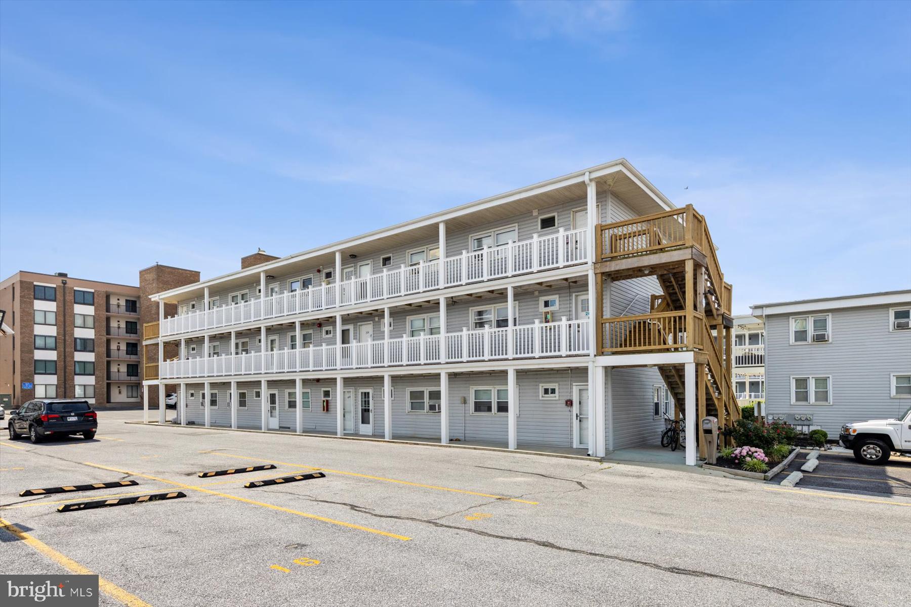 12 72ND STREET 101