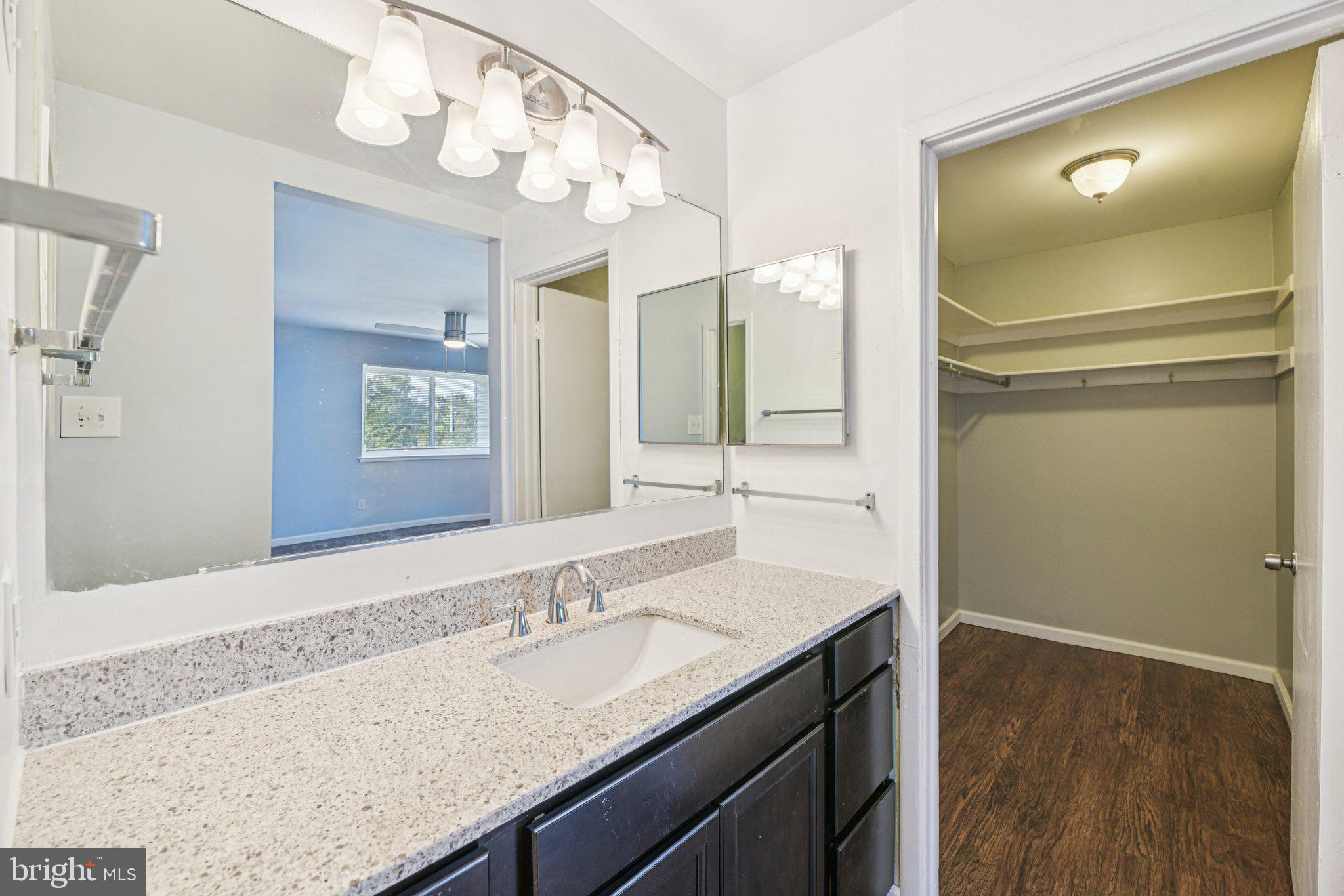 PINE CONDOMINIUM - Residential