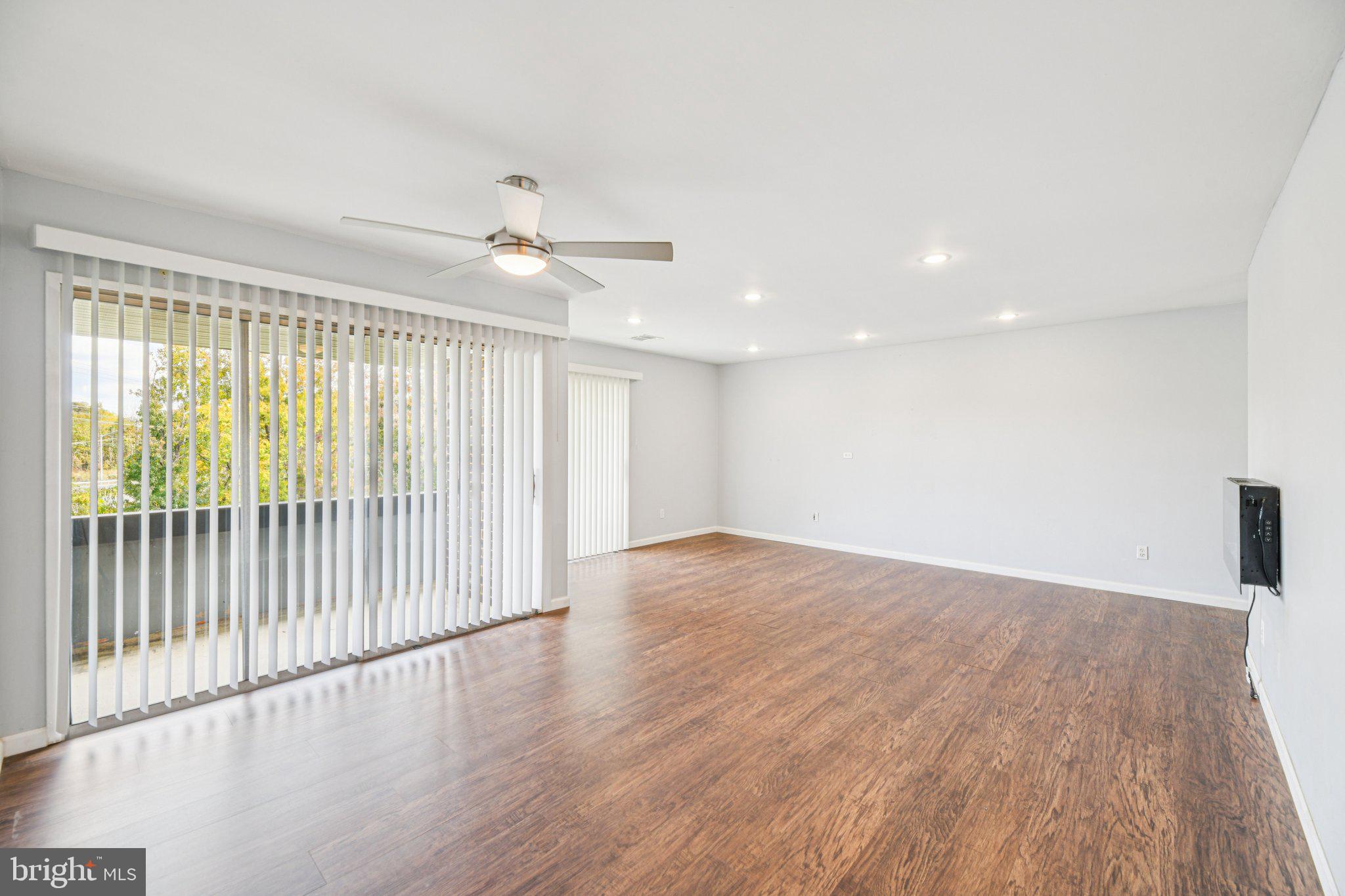 PINE CONDOMINIUM - Residential